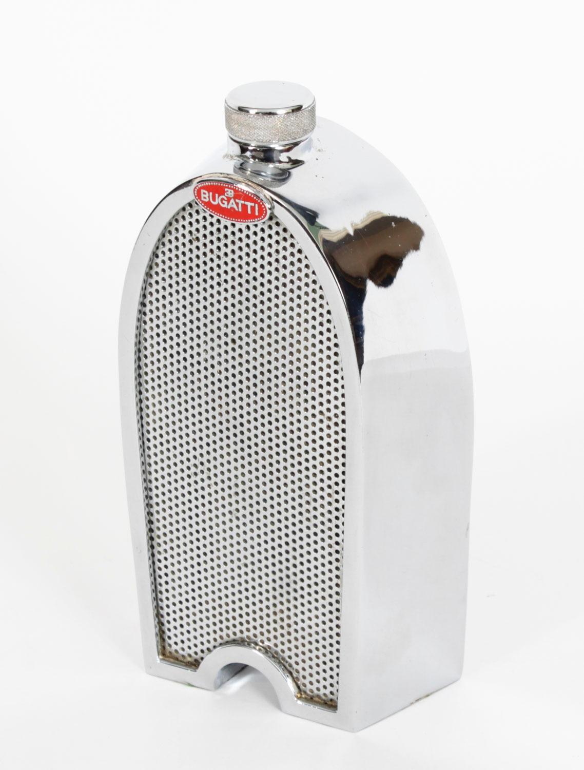 Métal Carafe radiateur Bugatti vintage de la fin du 20e siècle en vente