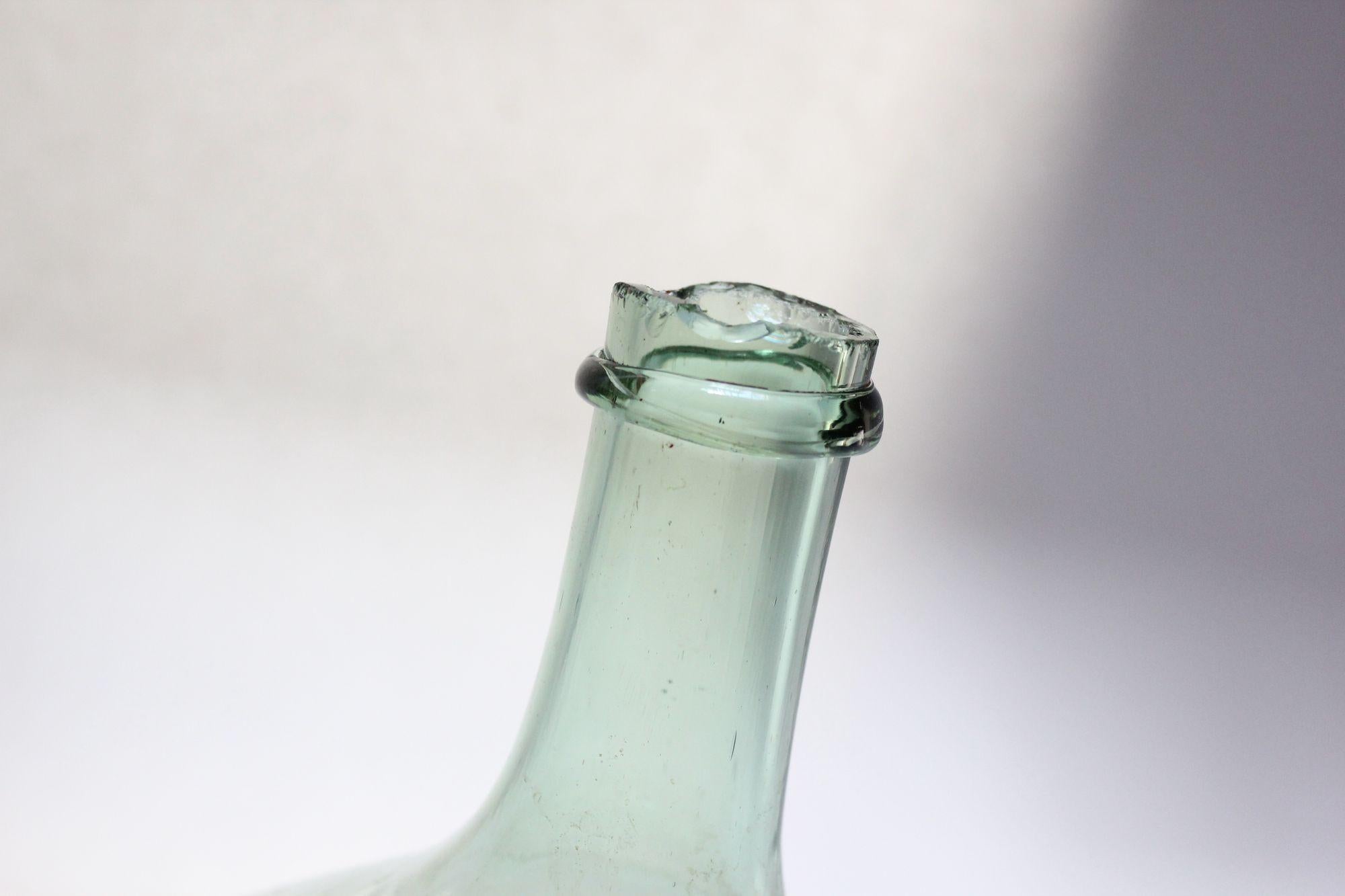 Vintage Bulbous-Form Light Green Demijohn mit Korkstopfen (Glas) im Angebot
