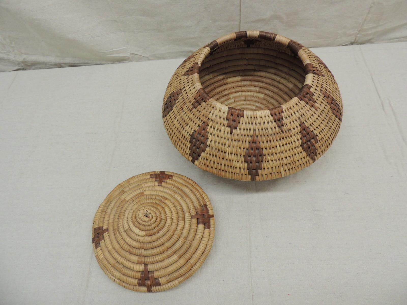 African Vintage Bulbous Shape Tribal Pattern Decorative Basket with Lid