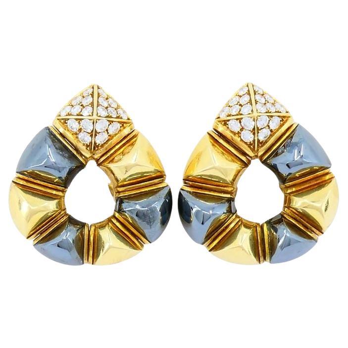 Pendientes de clip vintage Bvlgari de oro de 18 quilates con hematites y diamantes en venta