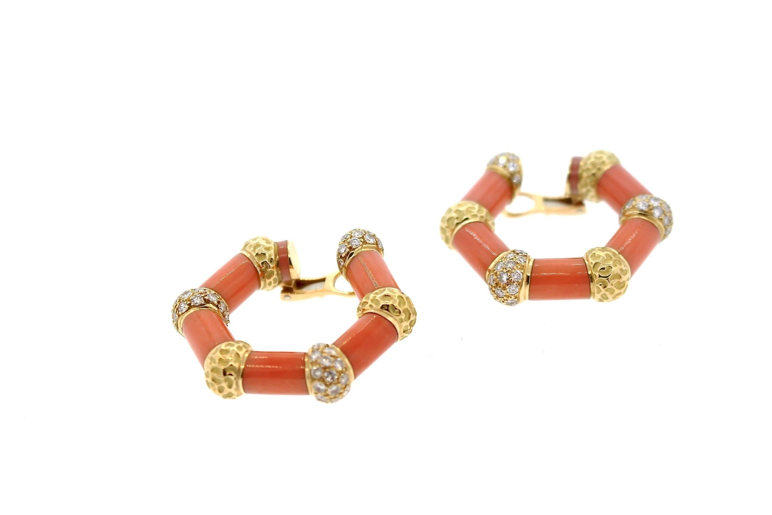 Modern 1970s Bulgari 18 Karat Hammered Gold Coral Diamond Hoop Earrings