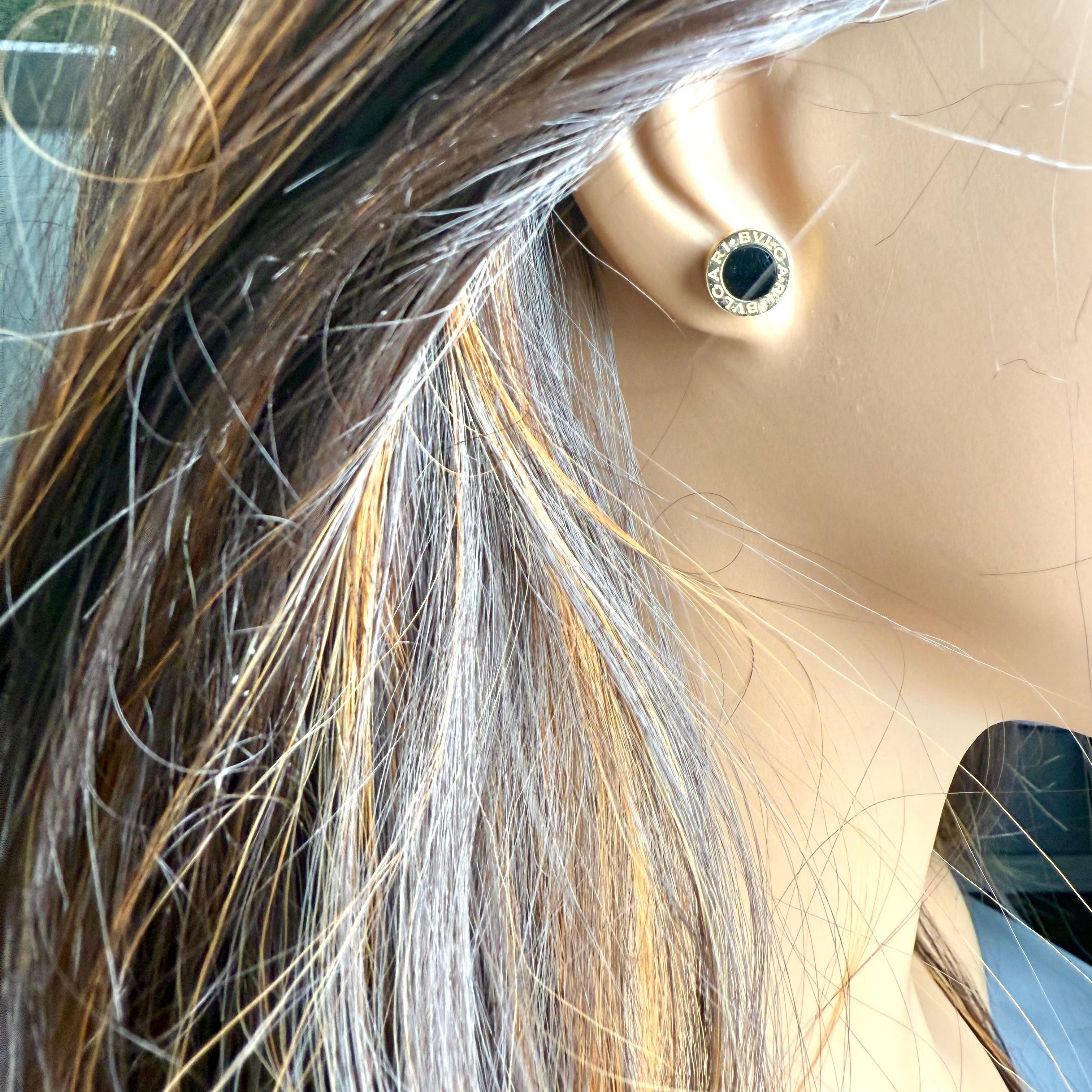Women's or Men's Vintage Bulgari 18K Yellow Gold Black Onyx Circle 0.45 Inch Stud Earrings For Sale