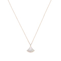 Collana vintage Bulgari Diva Dream in oro rosa e madreperla