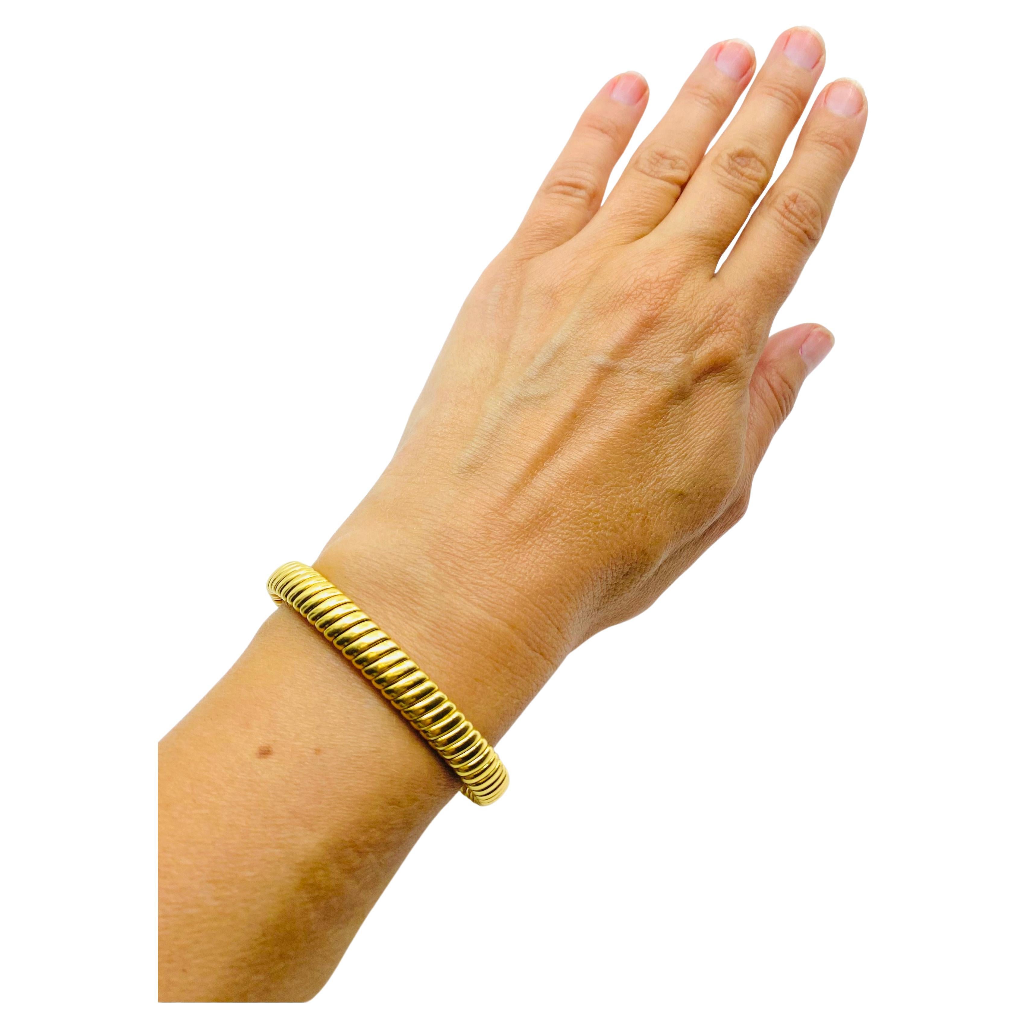 Vintage Bulgari Emerald Bracelet Gold Tubogas In Good Condition In Beverly Hills, CA