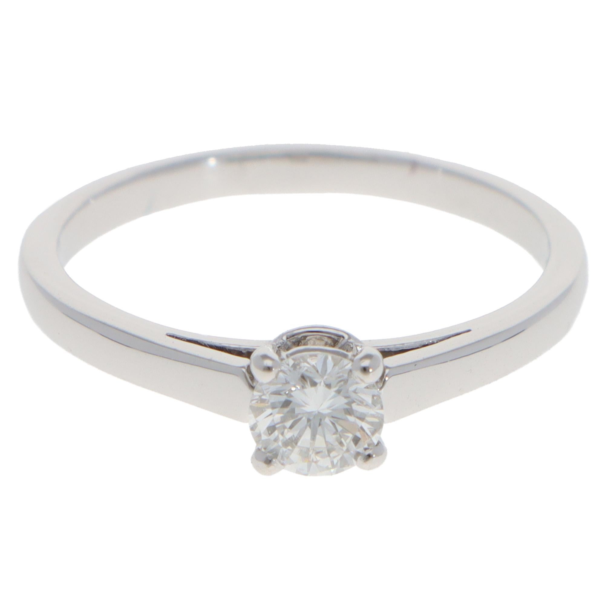 An elegant vintage Bulgari Griffe diamond solitaire ring set in platinum.

From the current Bulgari Griffe collection, the ring solely features a beautiful round brilliant-cut diamond. The diamond is four-claw set to centre within an open gallery