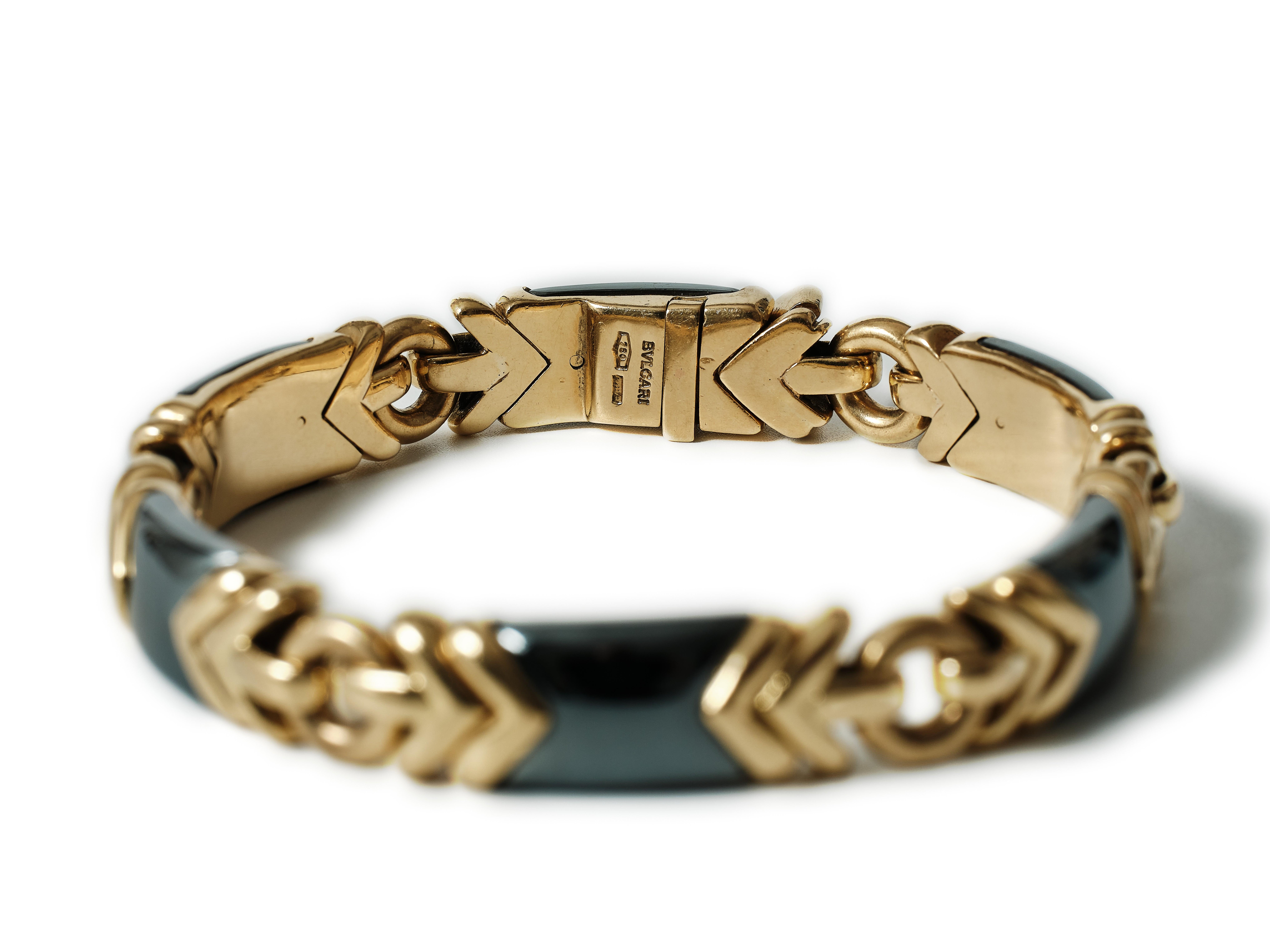 Bulgari Hematite and gold bracelet In Excellent Condition For Sale In Malmö, Skåne län