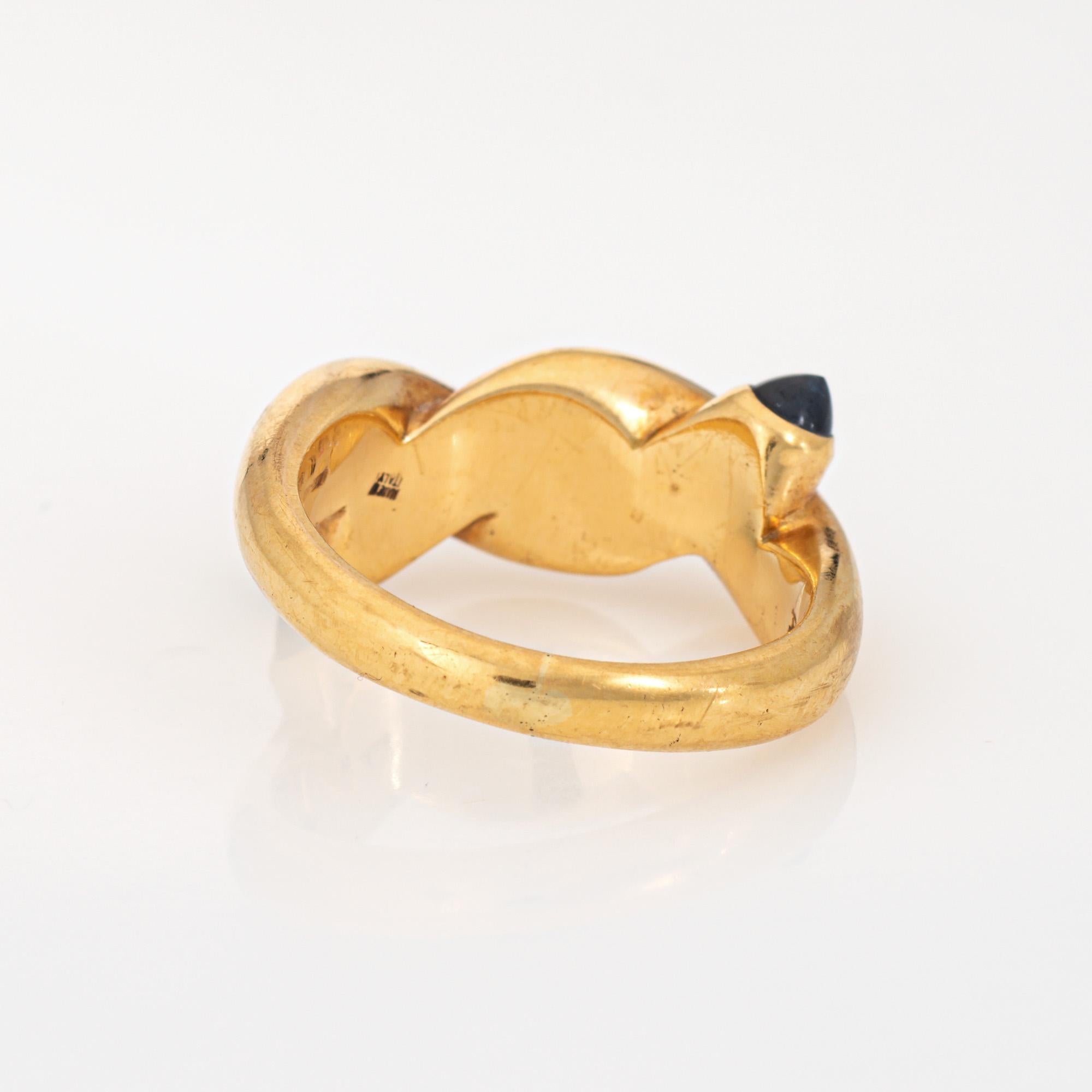 Vintage Bulgari Knot Ring Sapphire Emerald 18k Yellow Gold Sz 5 Signed Jewelry In Good Condition For Sale In Torrance, CA