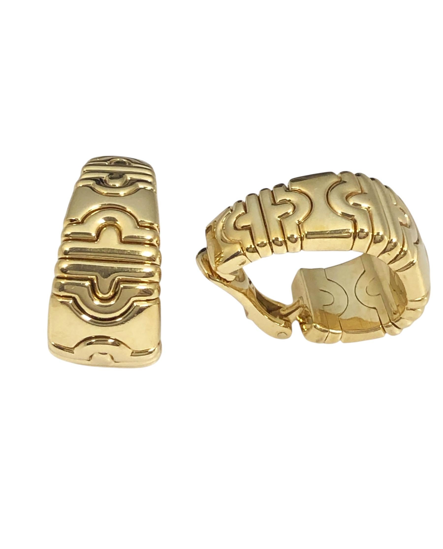 Circa 1990 Bulgari Parentesi collection 18k Yellow Gold Earrings, these measure 1/2 inch wide at the center and taper down to 5/16 inch and are 1 1/8 inches in length. Solid construction with a weight of 47.5 grams for the pair. Clip backs to which