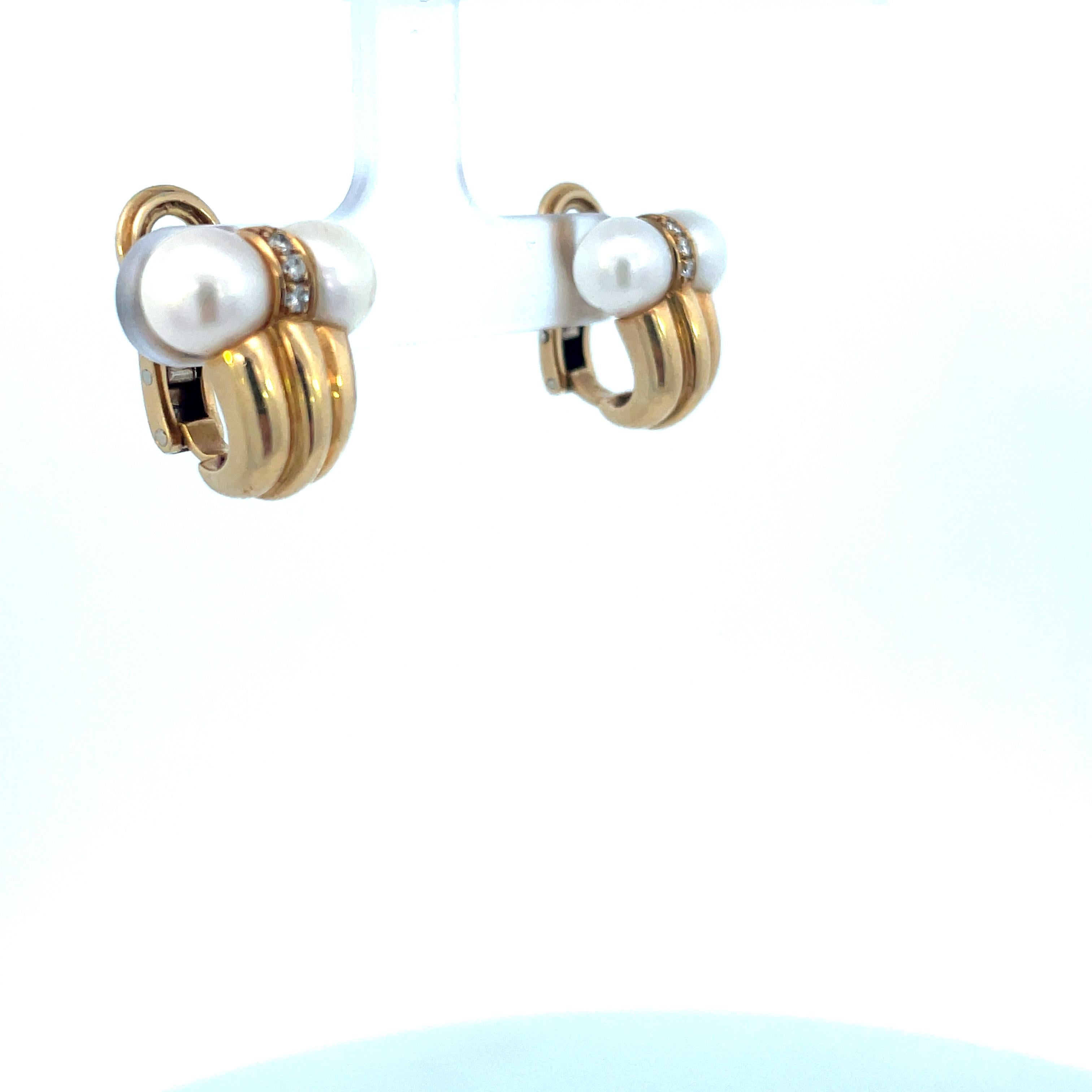 Round Cut Vintage Bulgari Pearls Diamonds Clip Earrings 18 Karat Yellow Gold For Sale