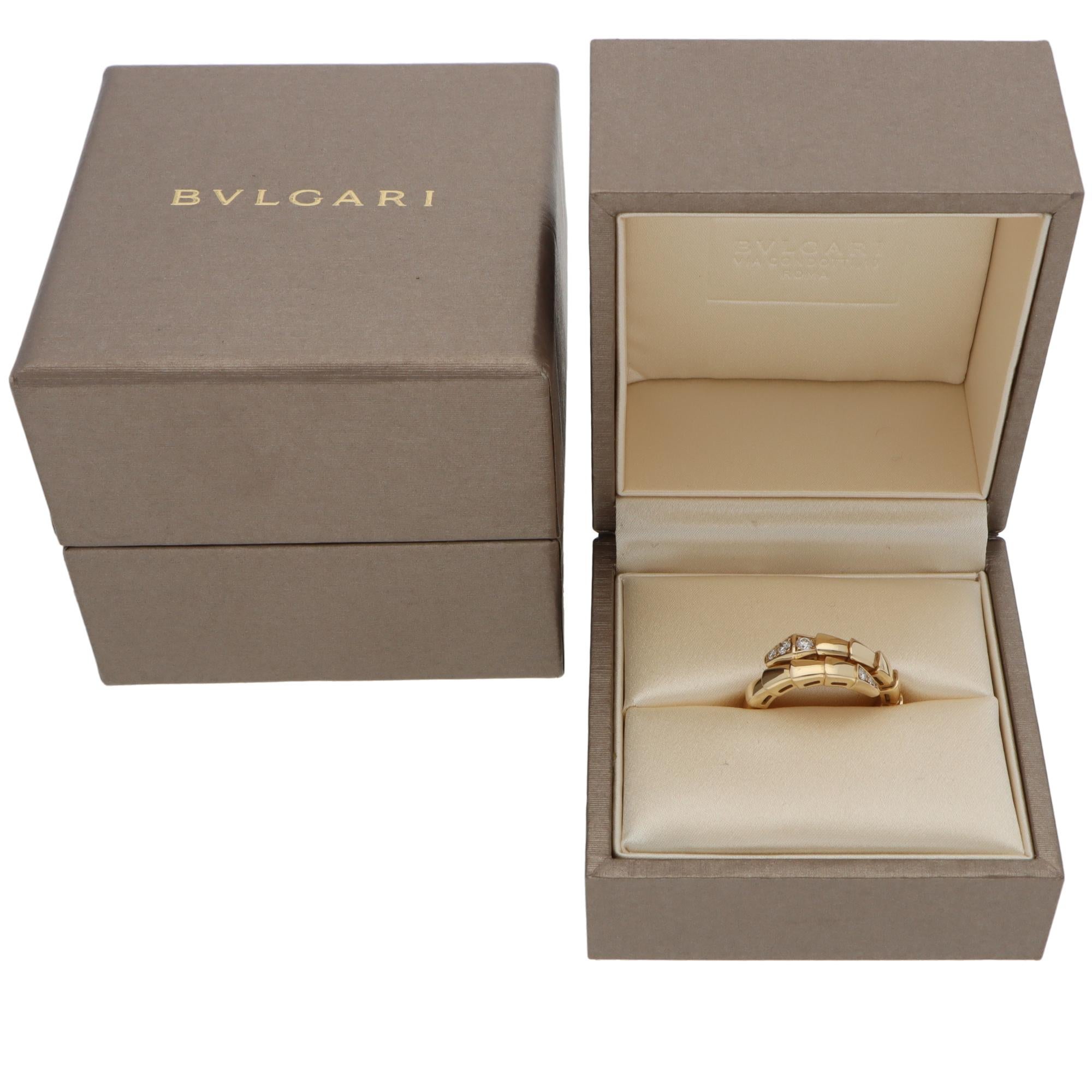 Vintage Bulgari Serpenti Viper Diamond Ring in Yellow Gold In Excellent Condition For Sale In London, GB