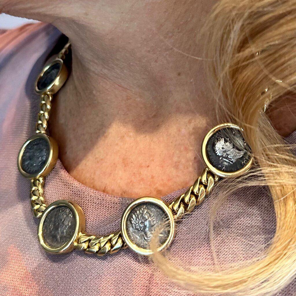 Bulgari Vintage Gliederhalskette aus Gelbgold mit sieben antiken Münzen, Vintage im Angebot 14