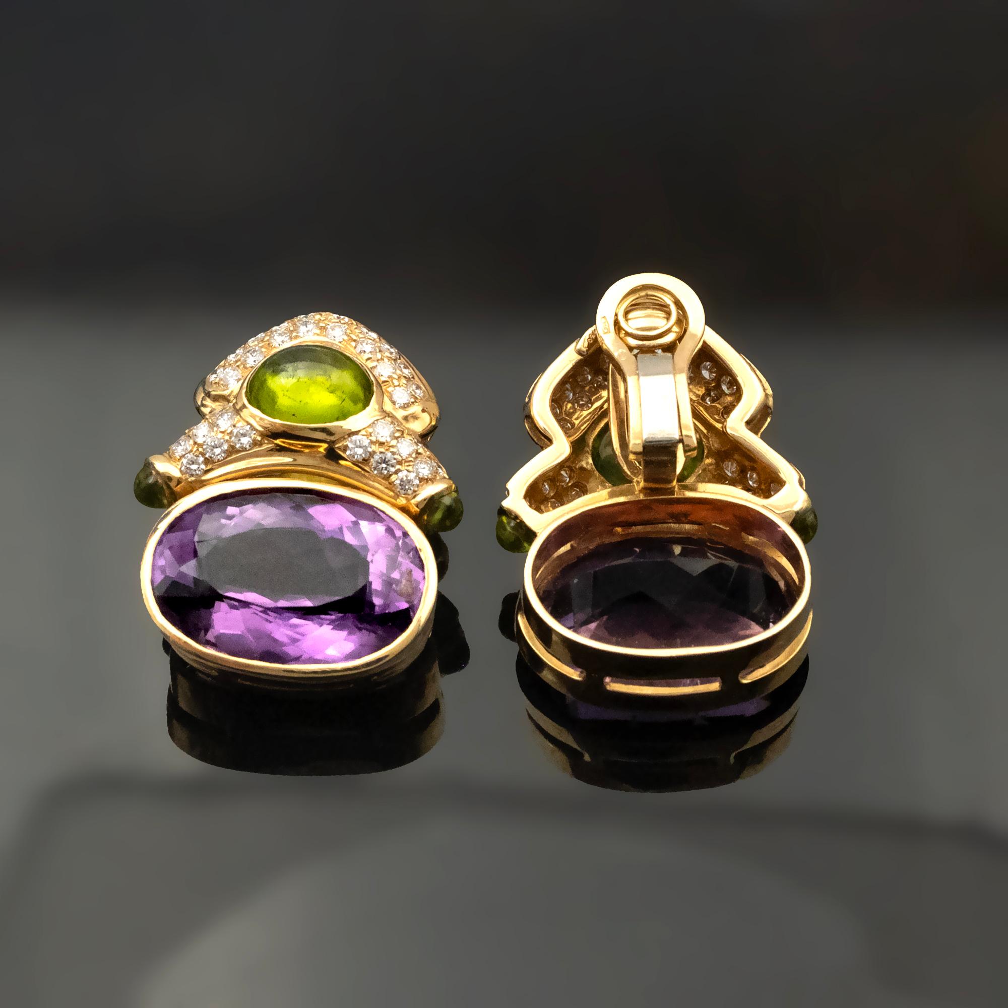 18 Karat Gold Ohrclips im Bulgari-Stil mit Amethyst, Peridot und Diamant im Vintage-Stil (Ovalschliff) im Angebot