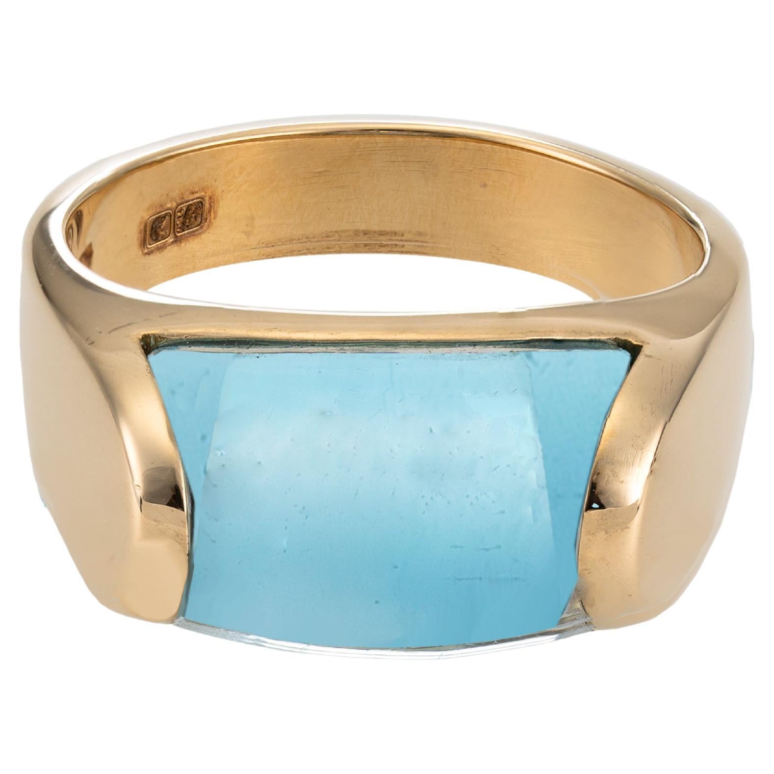 Anello Tronchetto Bulgari d'epoca in oro giallo 18 carati con topazio blu in vendita