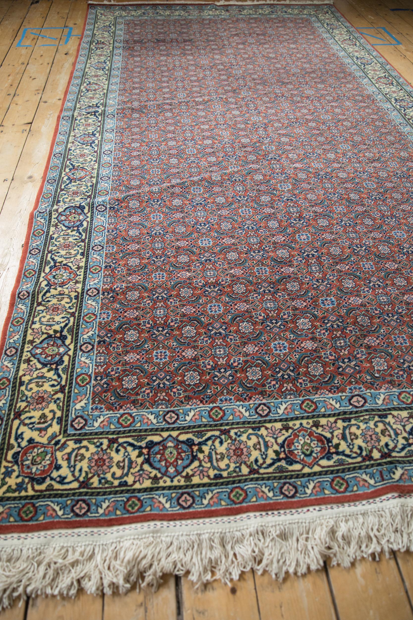 Bulgarischer Vintage-Teppich-Läufer im Täbris-Design  im Angebot 1