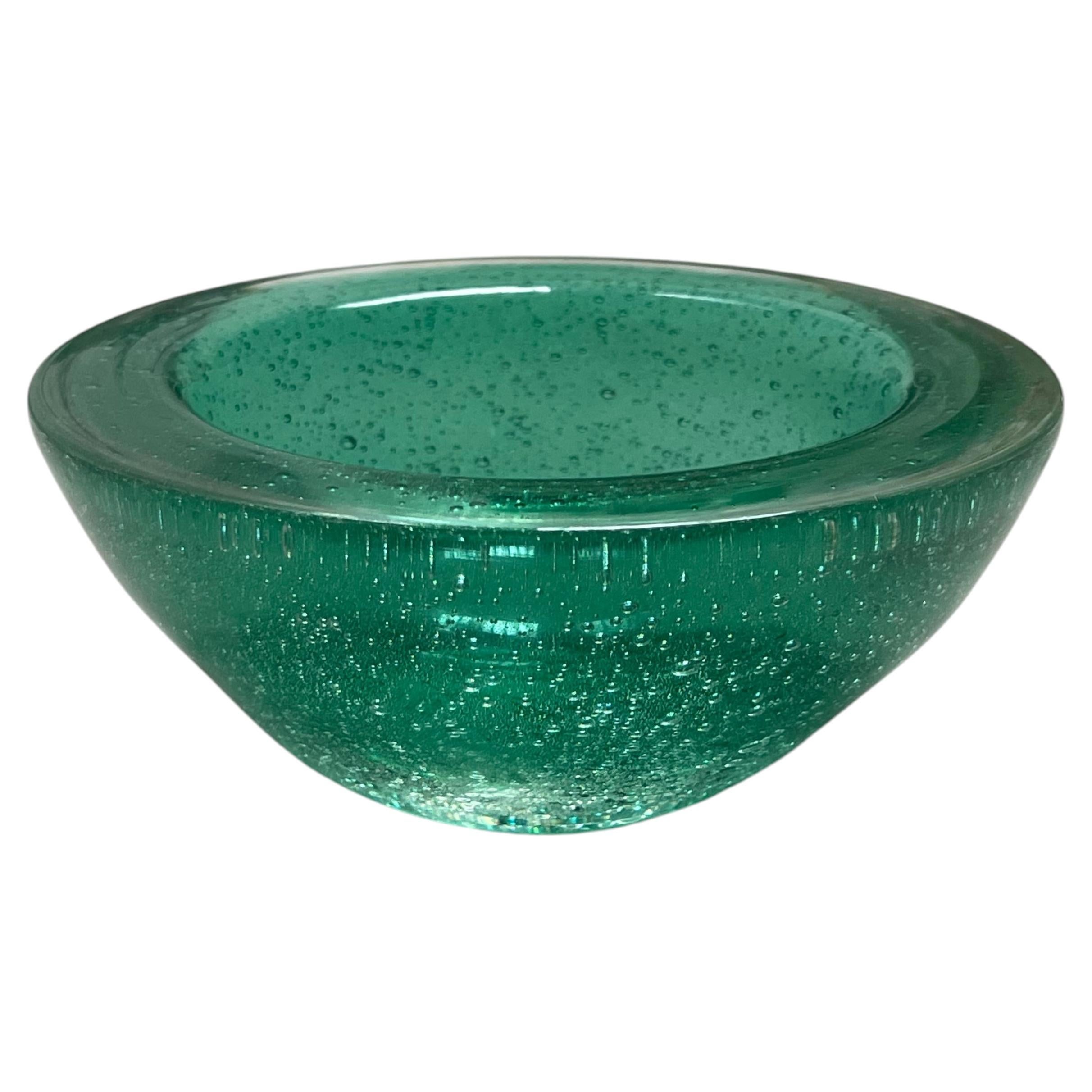 Ciotola vintage "Bullicante" di Murano in vetro verde, stile Seguso, decorazione rara