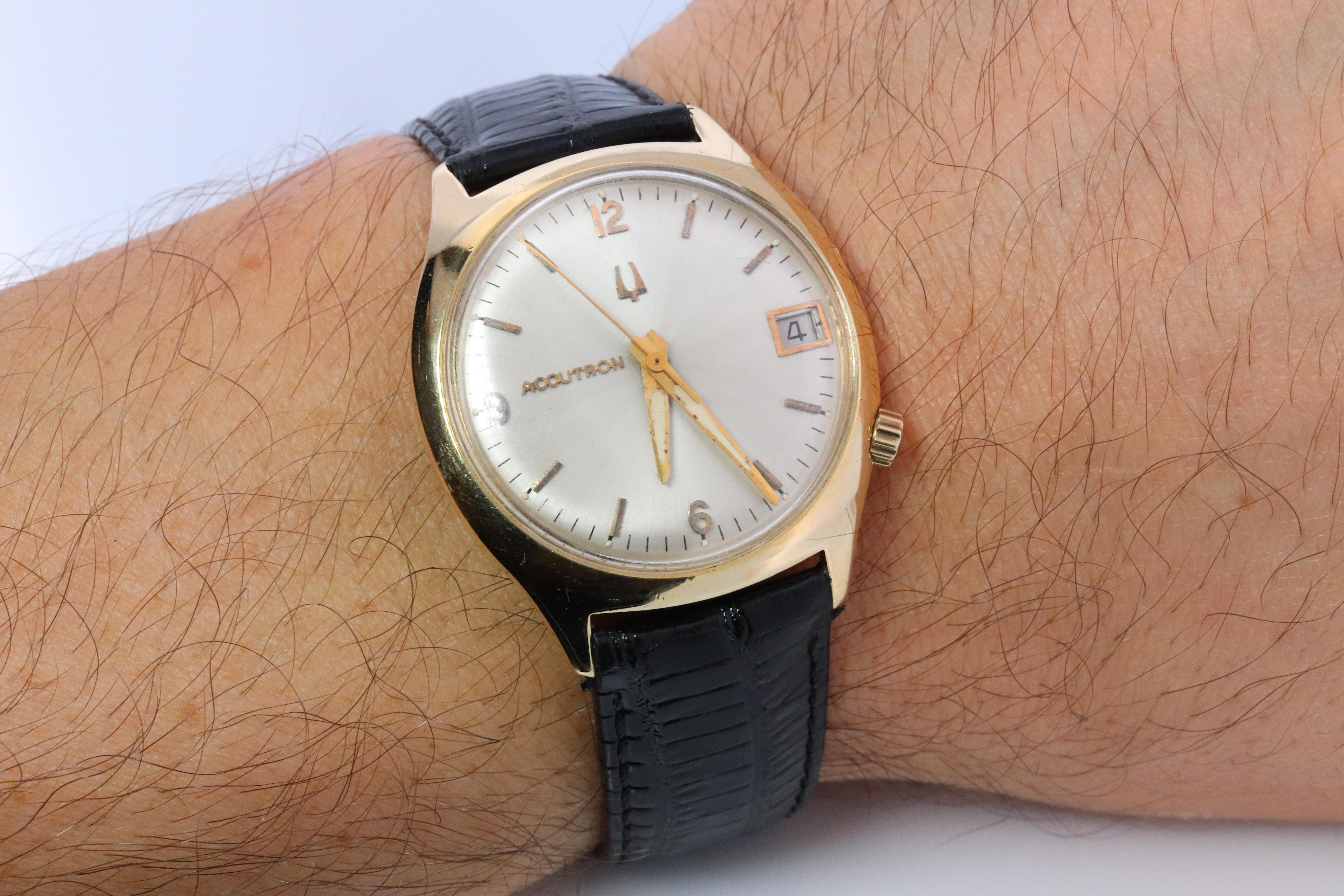Vintage BULOVA Accutron M6 Vintage Uhr. 14k Gelbgold Bulova Accutron Electric. (Moderne) im Angebot