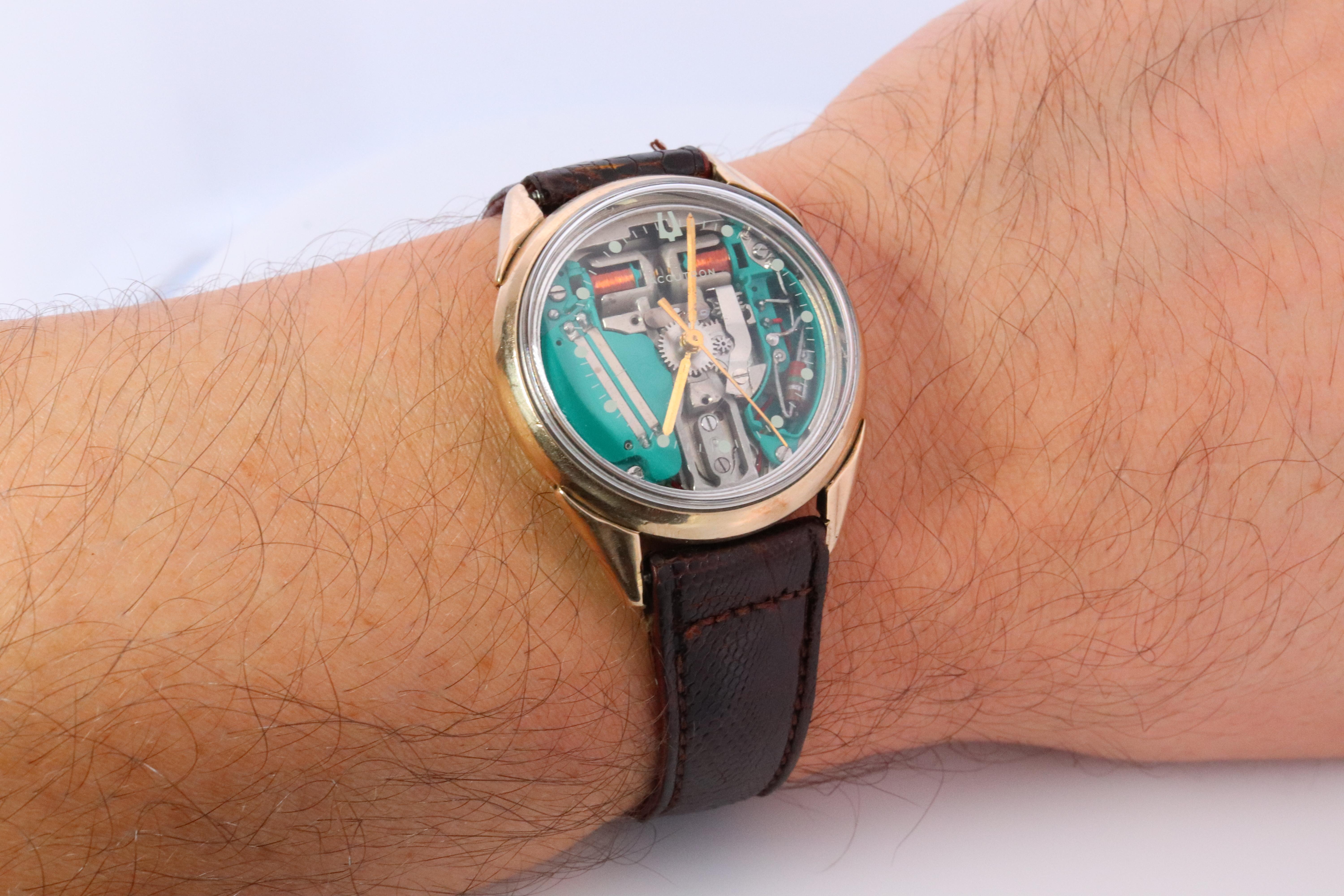 Vintage BULOVA Accutron watch. Spaceview Bulova Accutron Electric Transparent. 2