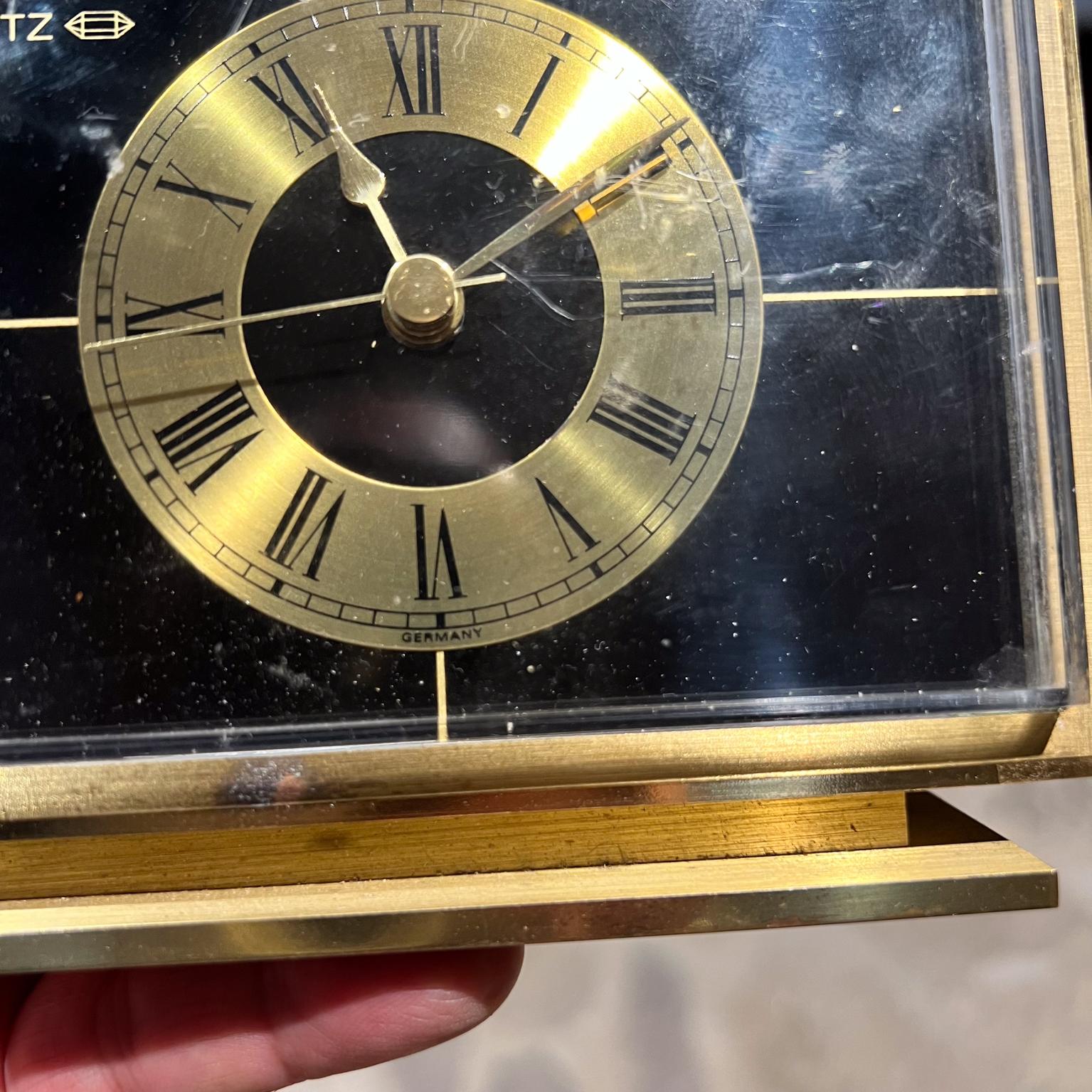 Orologio da tavolo al quarzo vintage Bulova Germania In condizioni buone in vendita a Chula Vista, CA