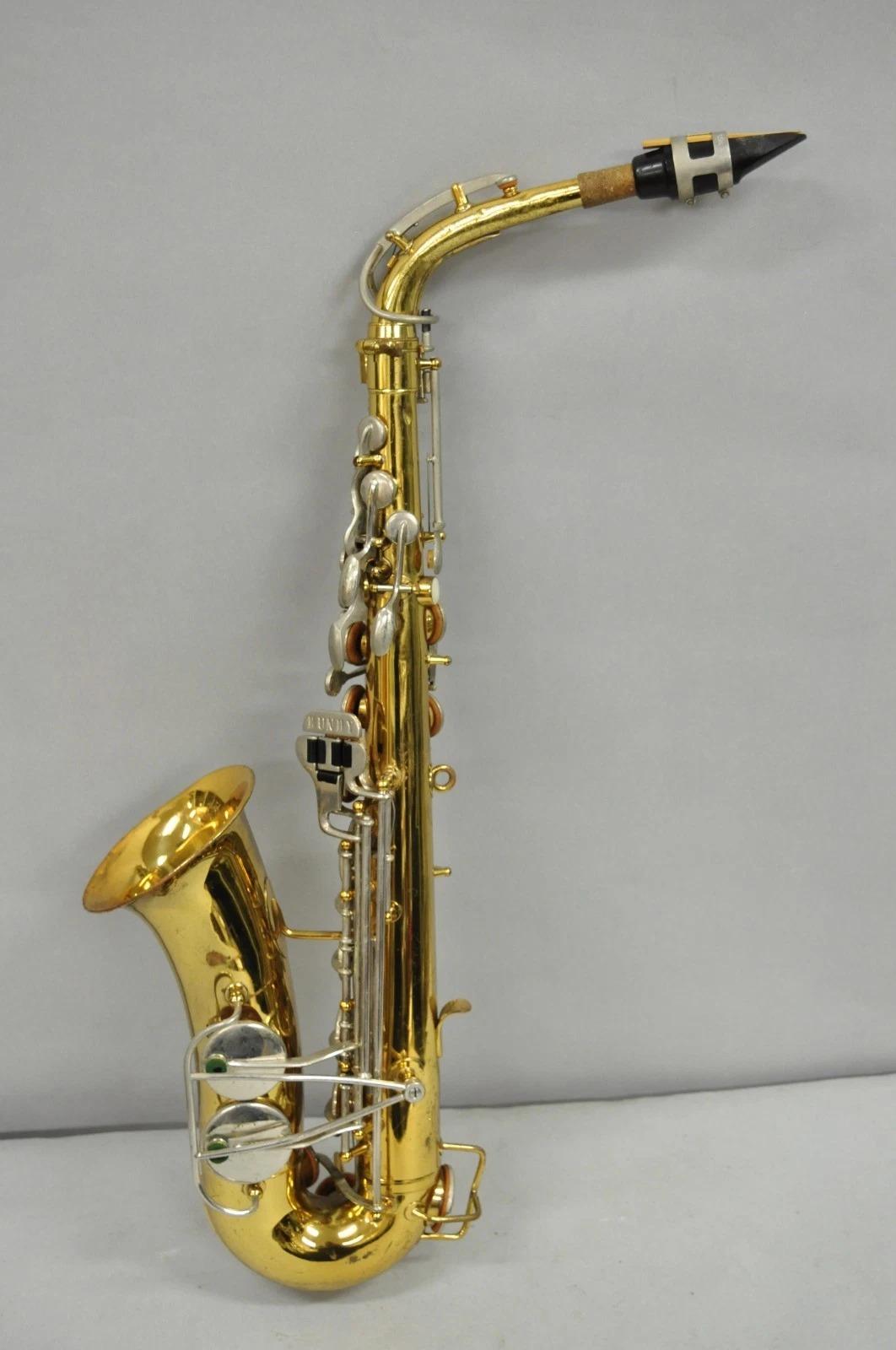 Vintage Bundy Selmer Messing Altsaxophon in Hartschalenkoffer w / Extras im Angebot 7