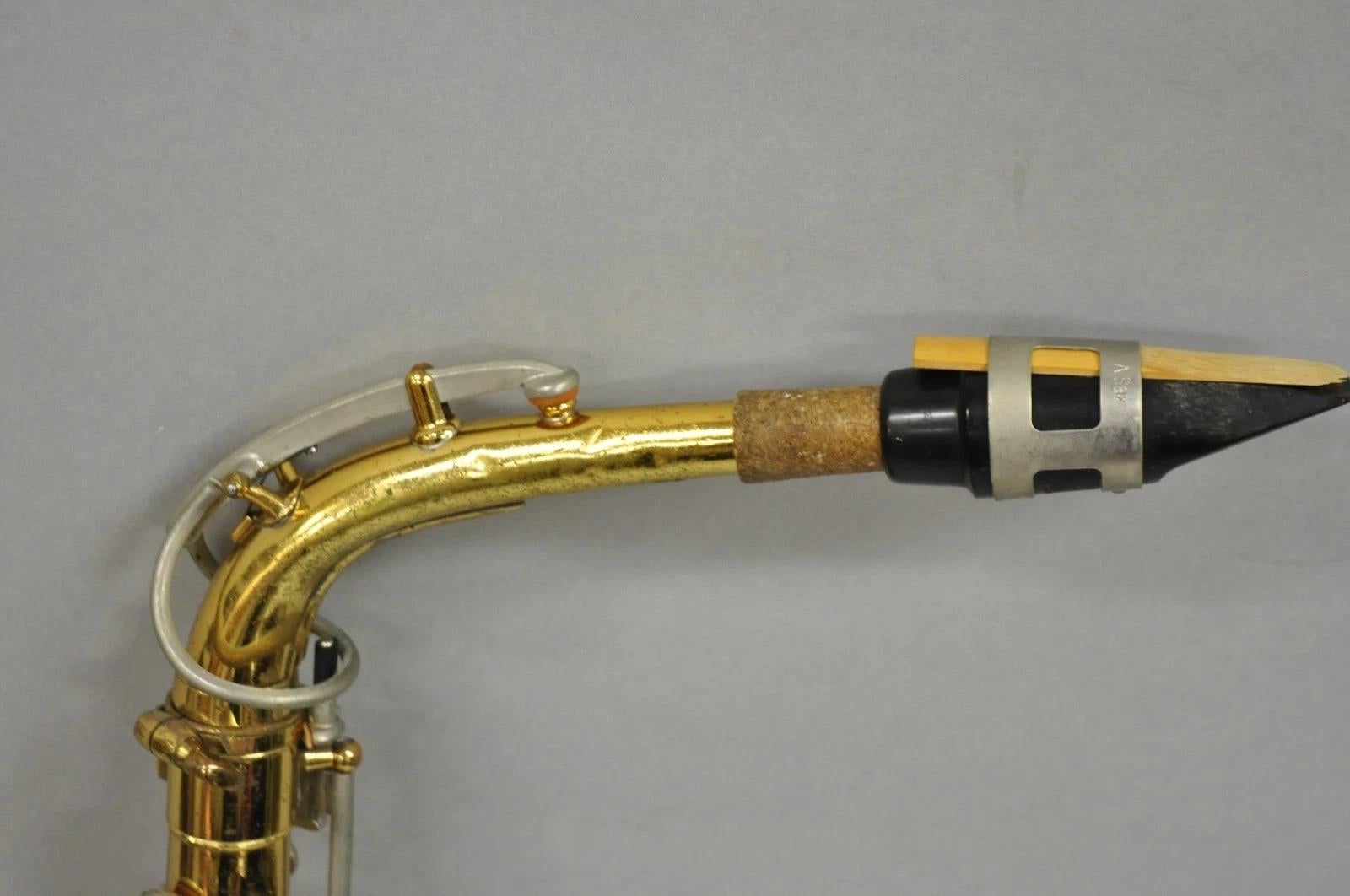 Vintage Bundy Selmer Messing Altsaxophon in Hartschalenkoffer w / Extras im Angebot 8