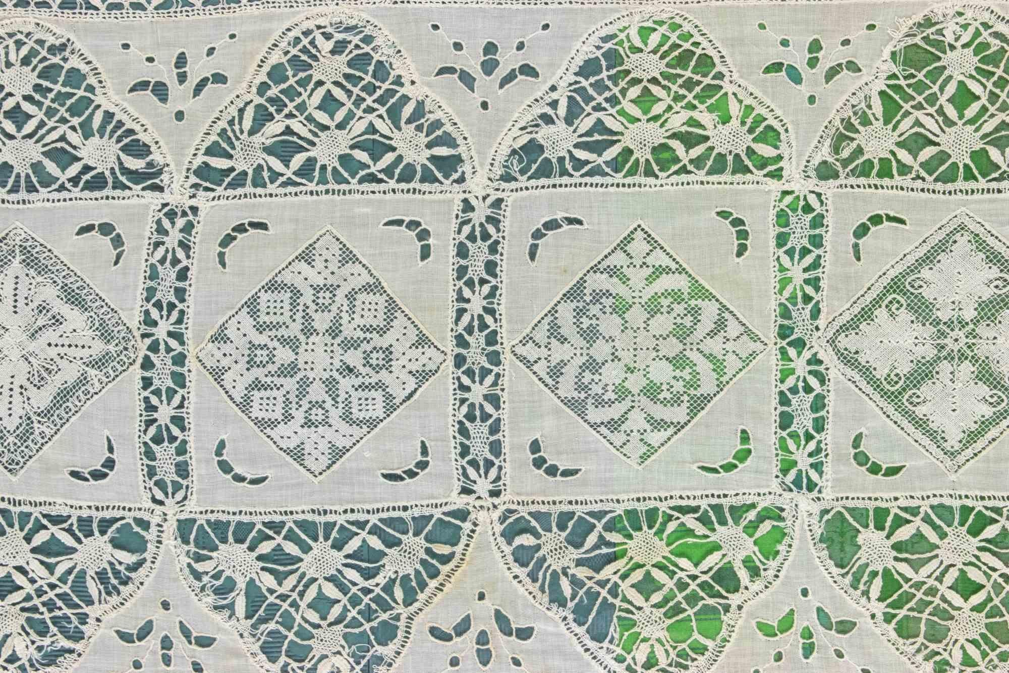 Dentelle vintage de Byano, début du 20ème siècle.

Dans un état exceptionnel, il est placé sur un fond élégant dans les tons de vert