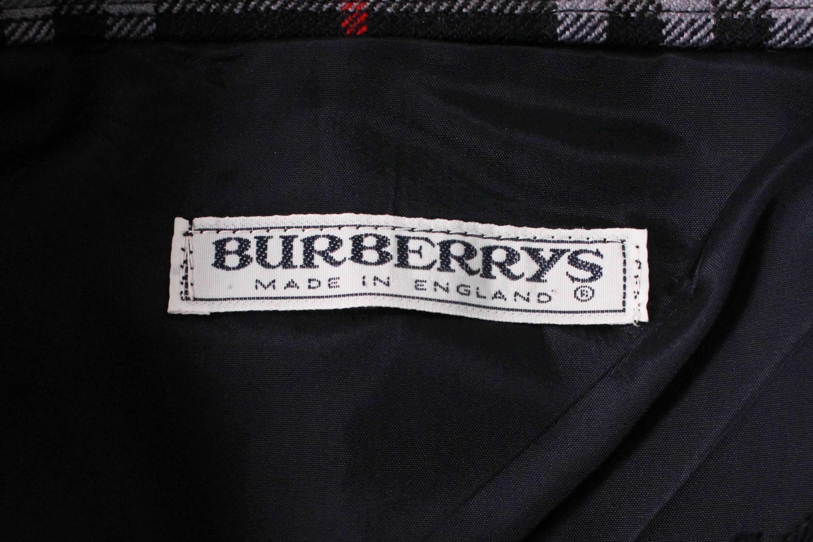 Jupe à carreaux bleu vintage Burberry en vente 3