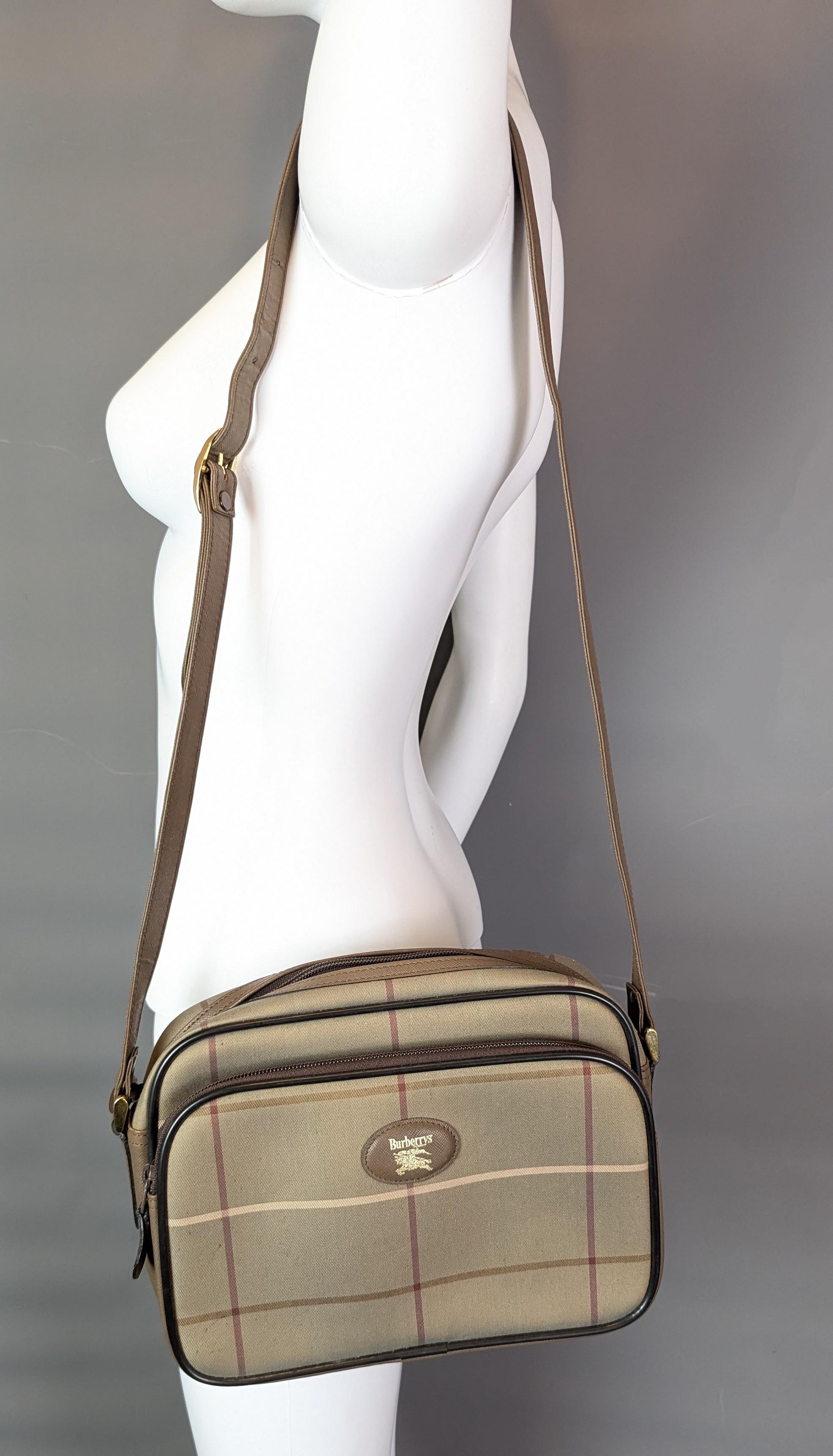 Vintage Burberry check shoulder bag, brown leather For Sale 8