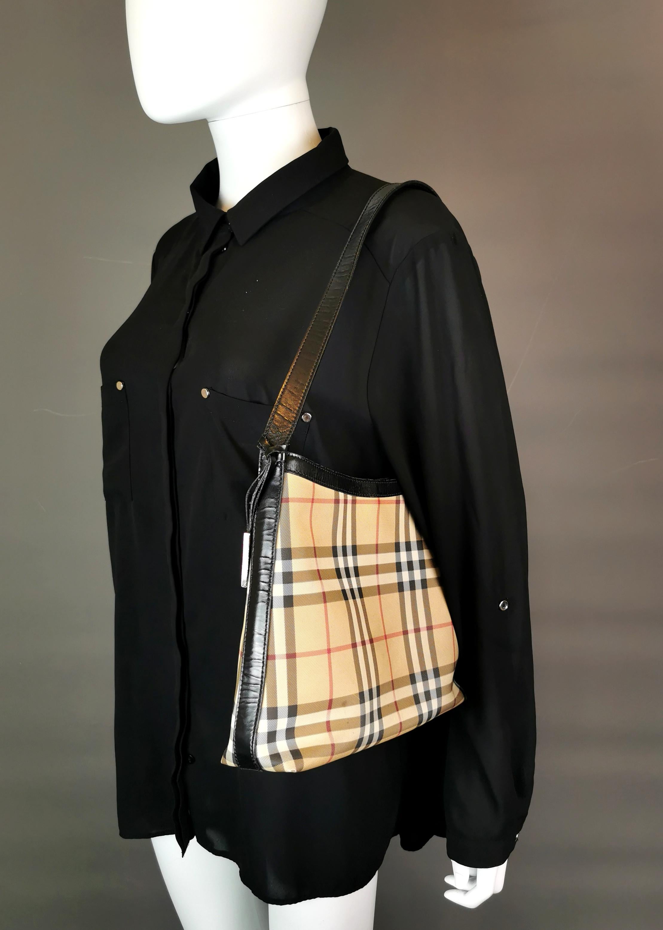 Women's Vintage Burberry check tote bag  For Sale