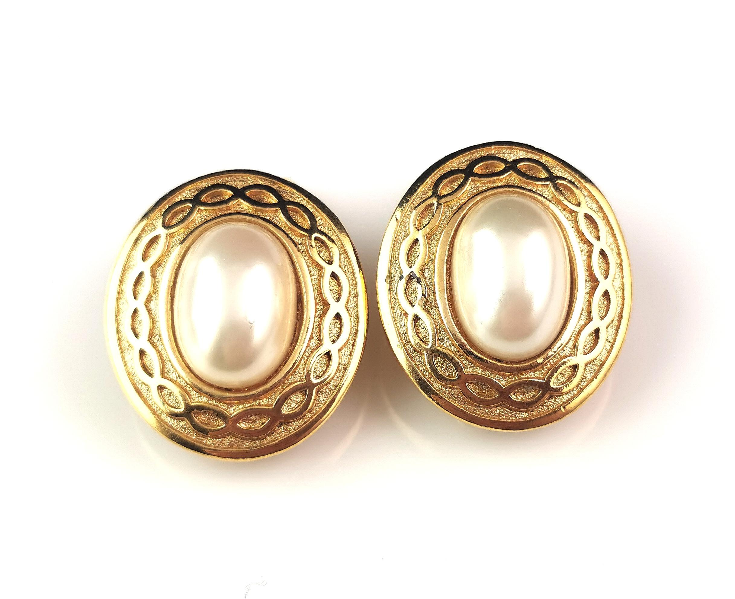 Vintage Burberry clip on earrings, Gold tone, Faux pearl  For Sale 7
