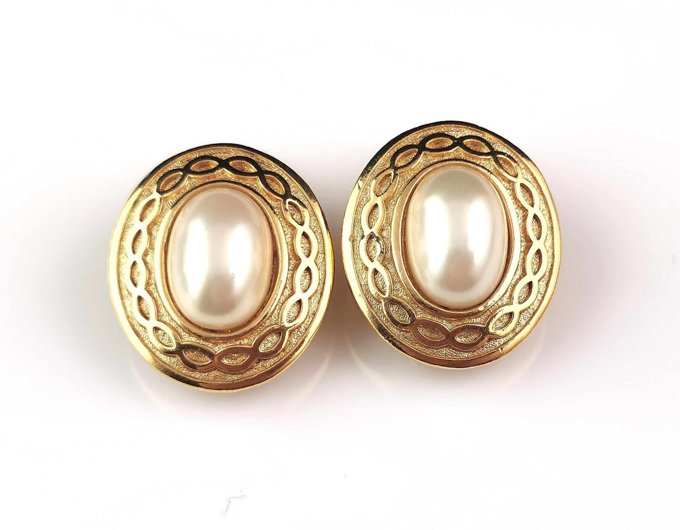 Vintage Burberry clip on earrings, Gold tone, Faux pearl  For Sale 9