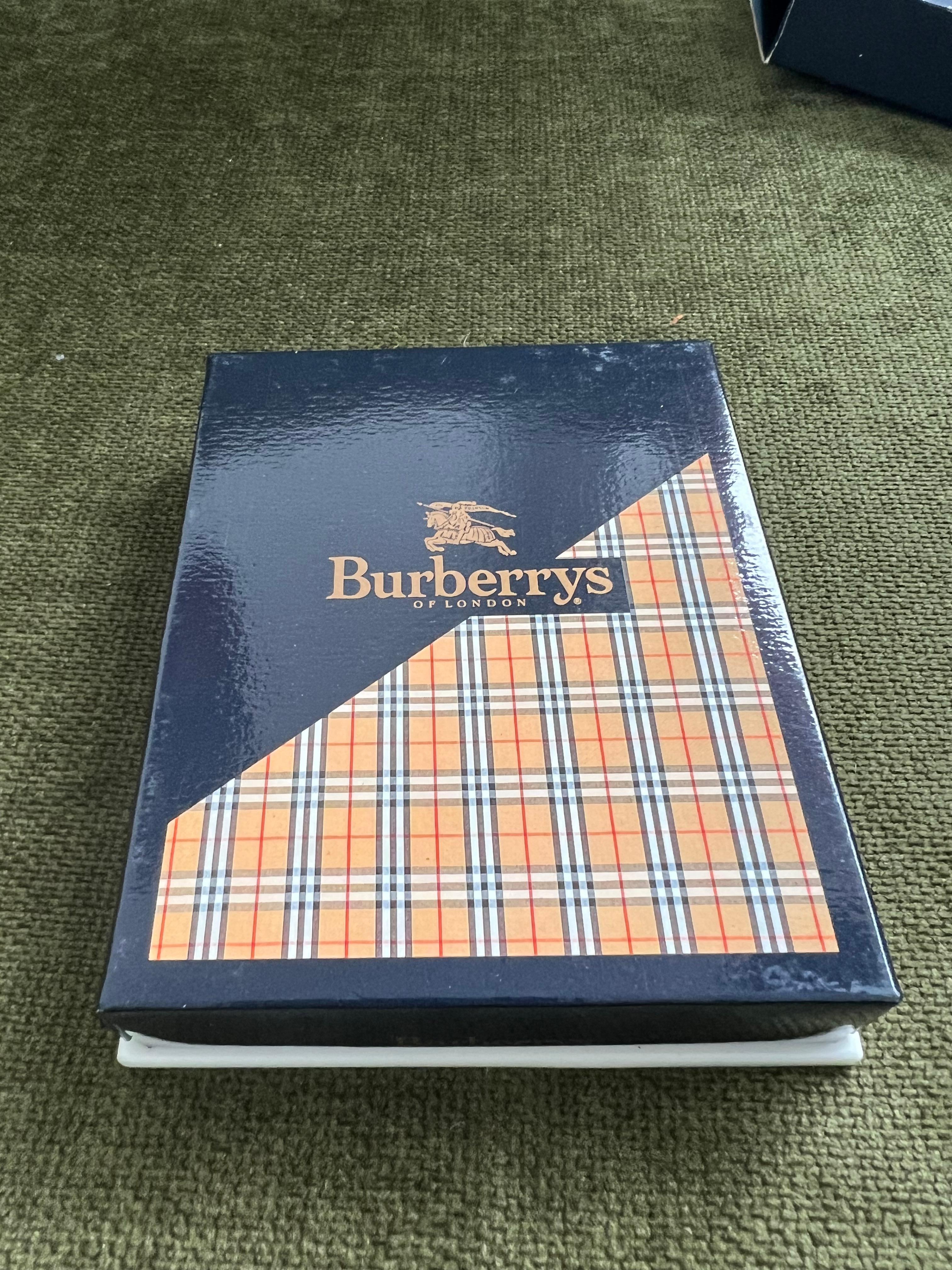 Boutons de manchette Vintage Burberry, 4 pièces dans leur étui d'origine, 