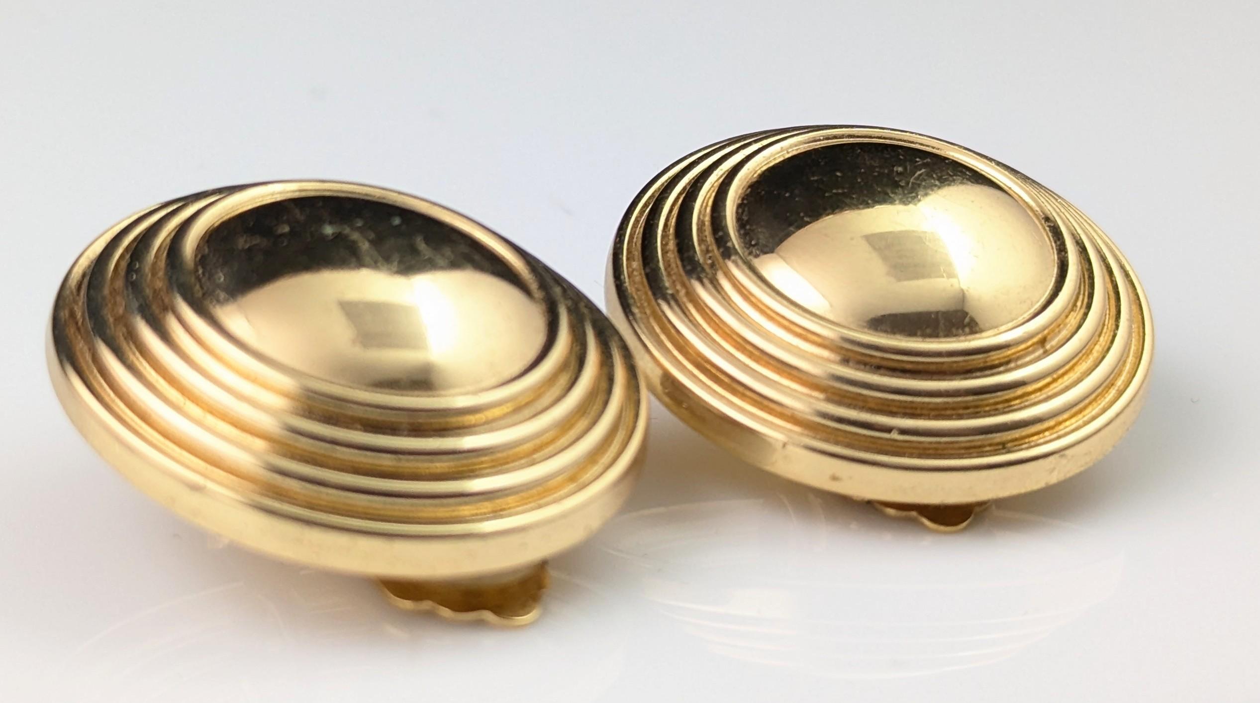 Pendientes de clip vintage Burberry en tono dorado en venta 5
