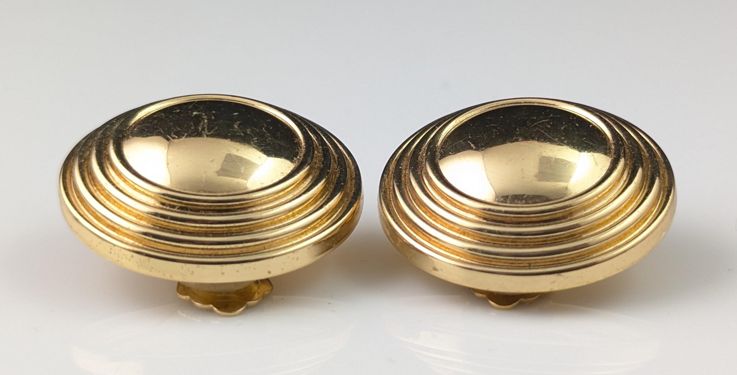Pendientes de clip vintage Burberry en tono dorado en venta 6