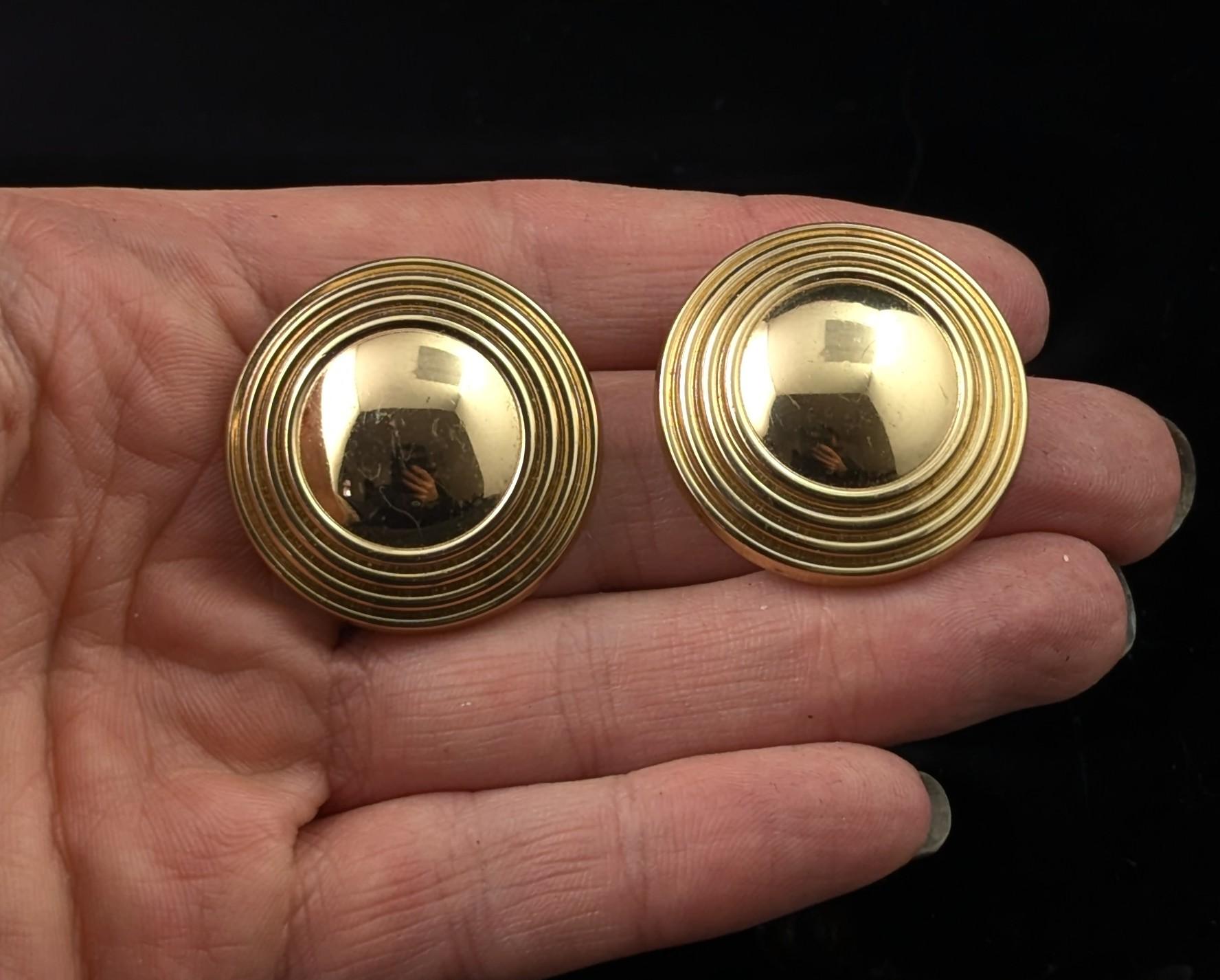 Pendientes de clip vintage Burberry en tono dorado en venta 7