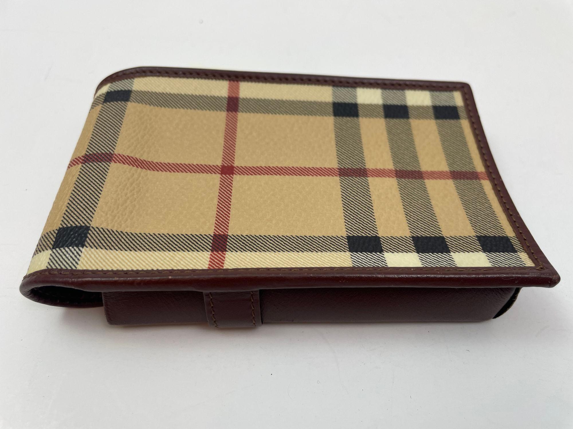 Portefeuille ou portefeuille vintage Burberry en cuir à carreaux en vente 6