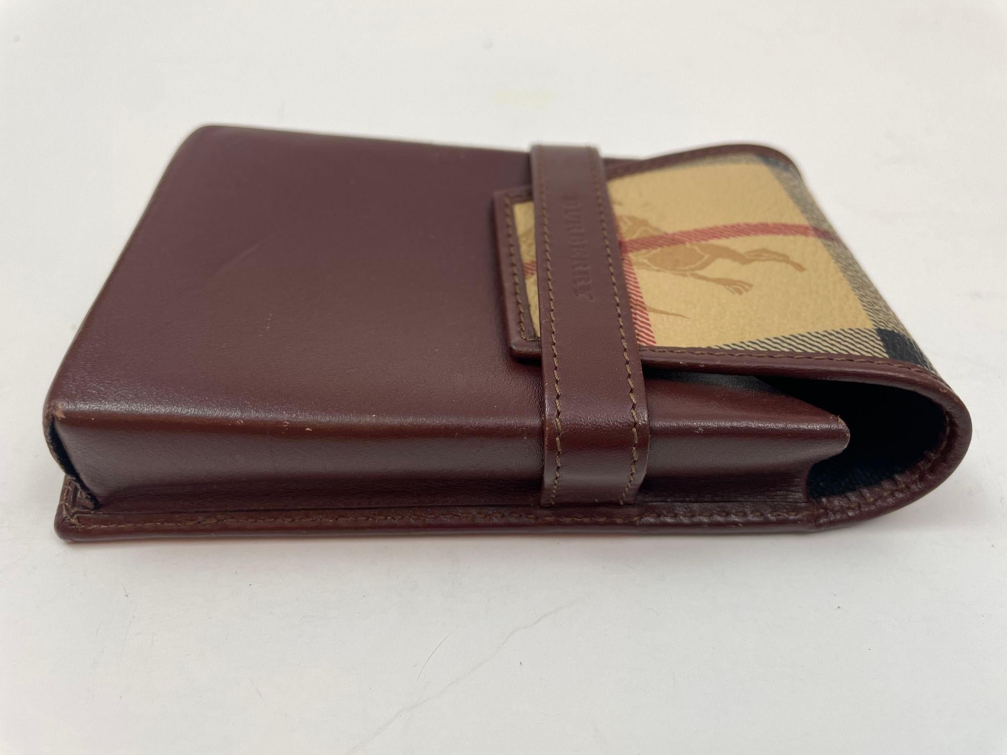 Vintage Burberry Leather Plaid Case or Wallet In Good Condition For Sale In North Hollywood, CA