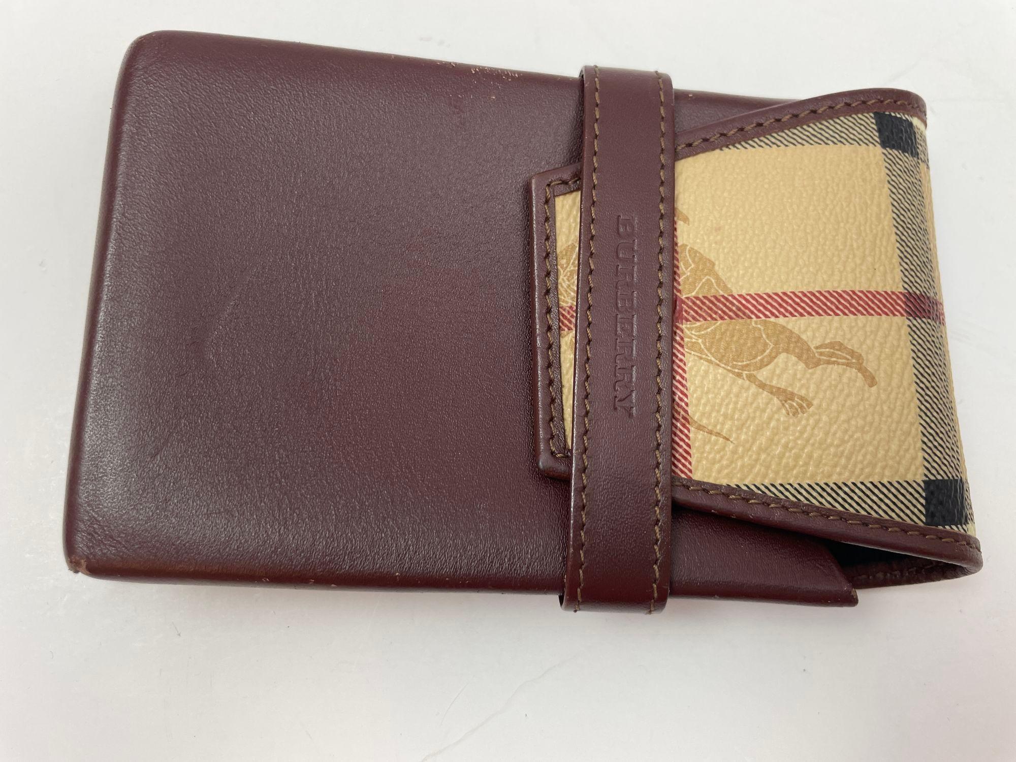 20ième siècle Portefeuille ou portefeuille vintage Burberry en cuir à carreaux en vente
