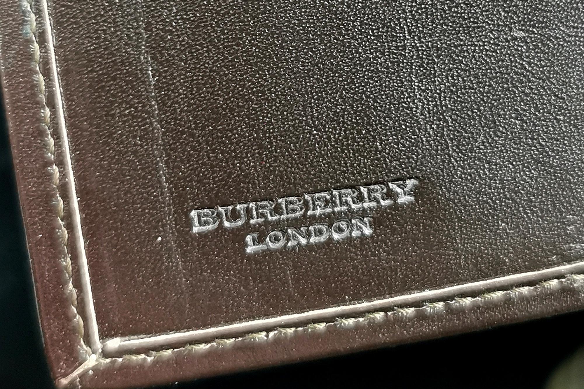Vintage Burberry London notebook cover  For Sale 7