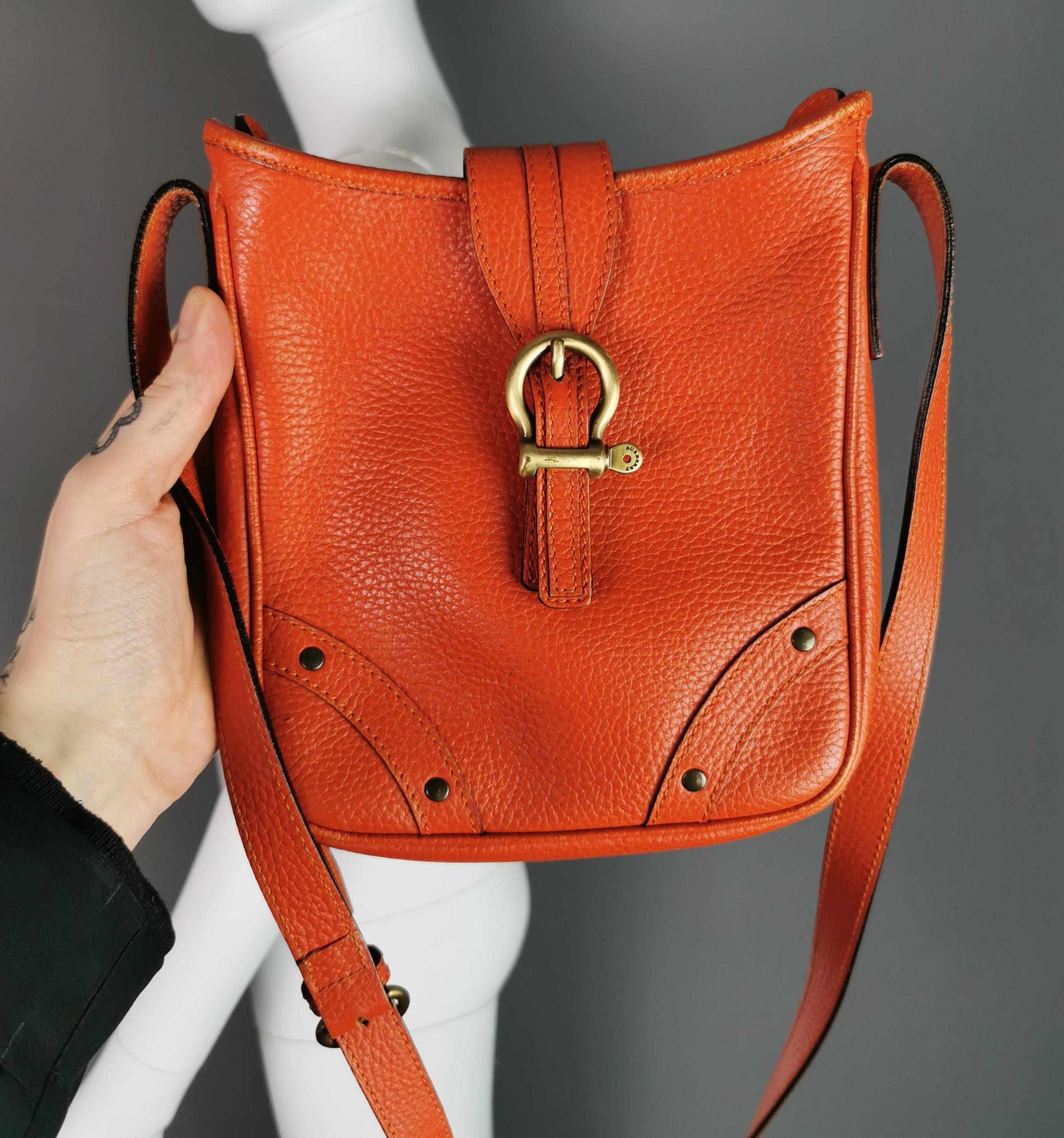 Vintage Burberry orange pebble leather Crossbody bag, shoulder bag, D ring  In Good Condition For Sale In NEWARK, GB