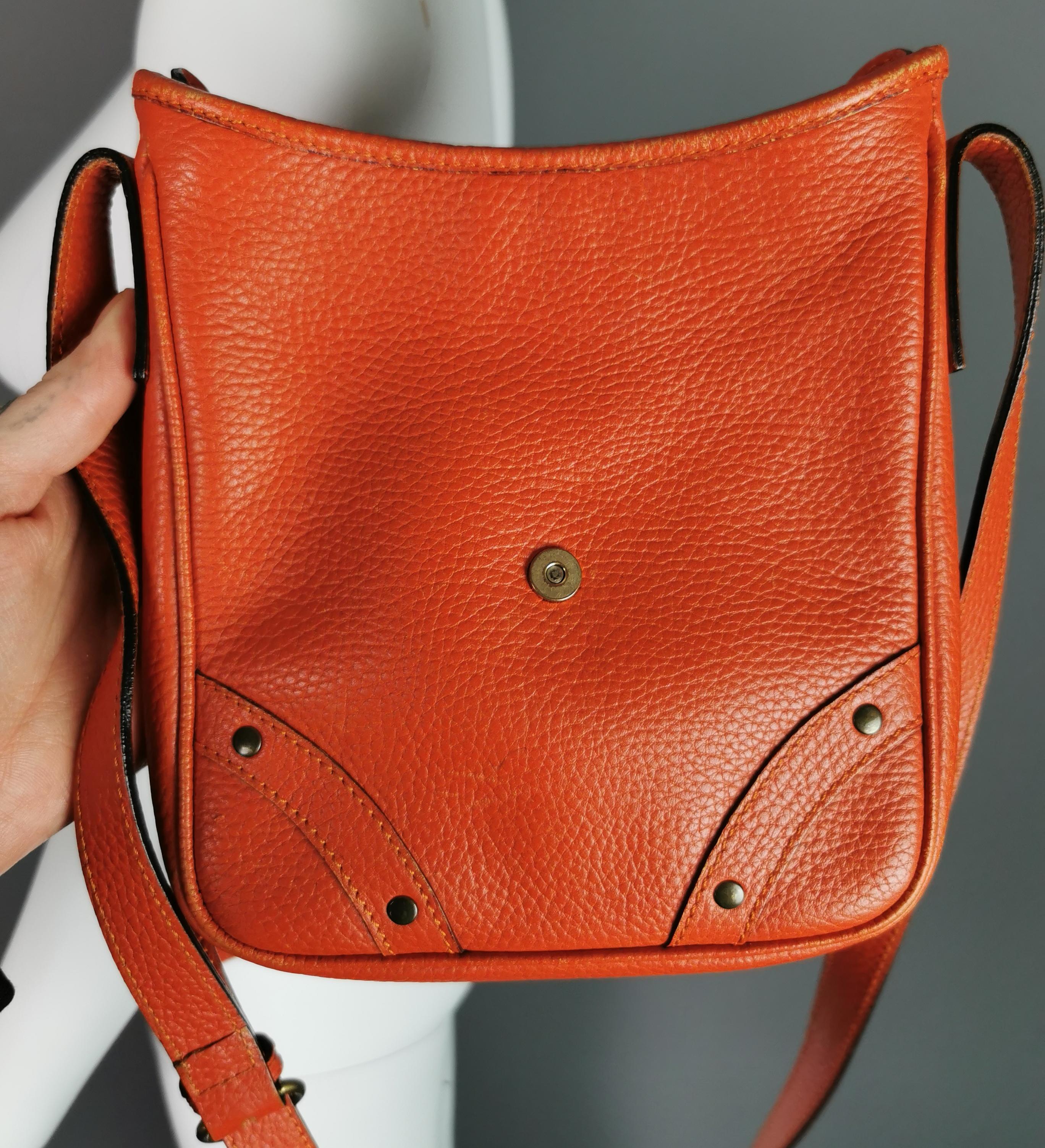 Vintage Burberry orange pebble leather Crossbody bag, shoulder bag, D ring  For Sale 2