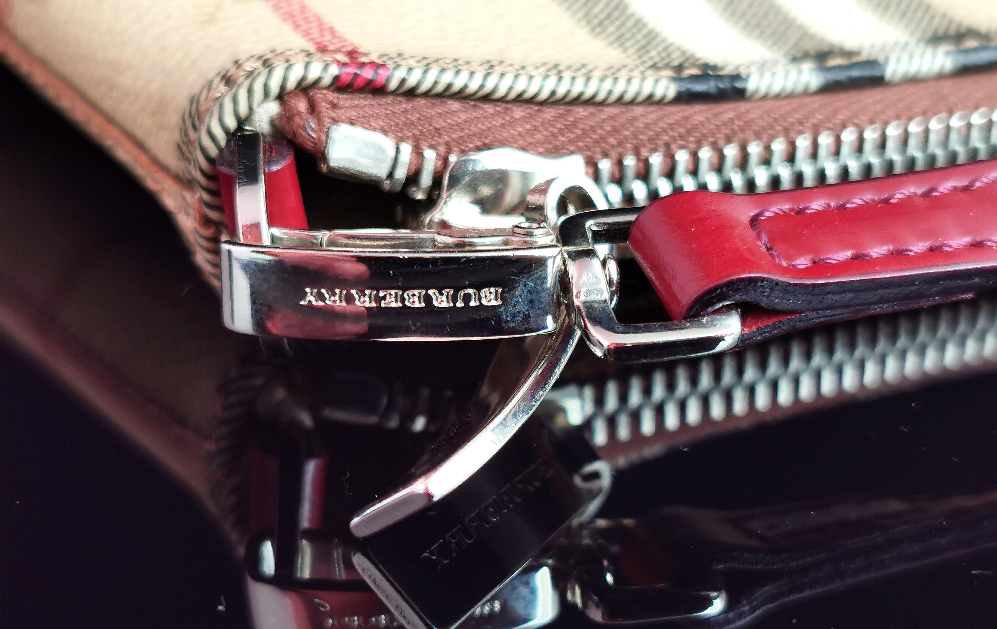 Vintage Burberry Pochette handbag, Nova check and red leather 2