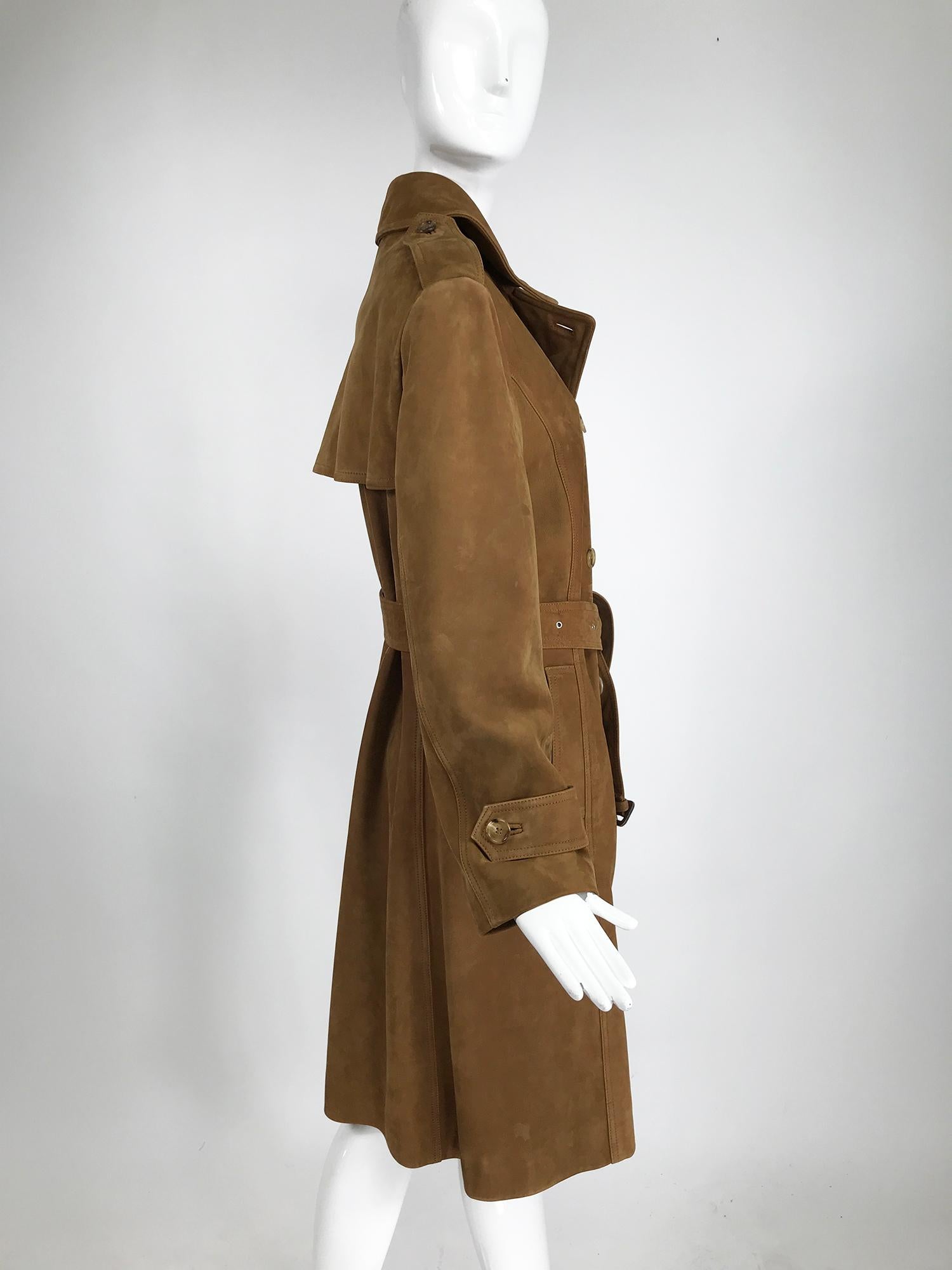 Trench-coat en daim tabac Hoxton Vintage Burberrys des années 1990.  en vente 3