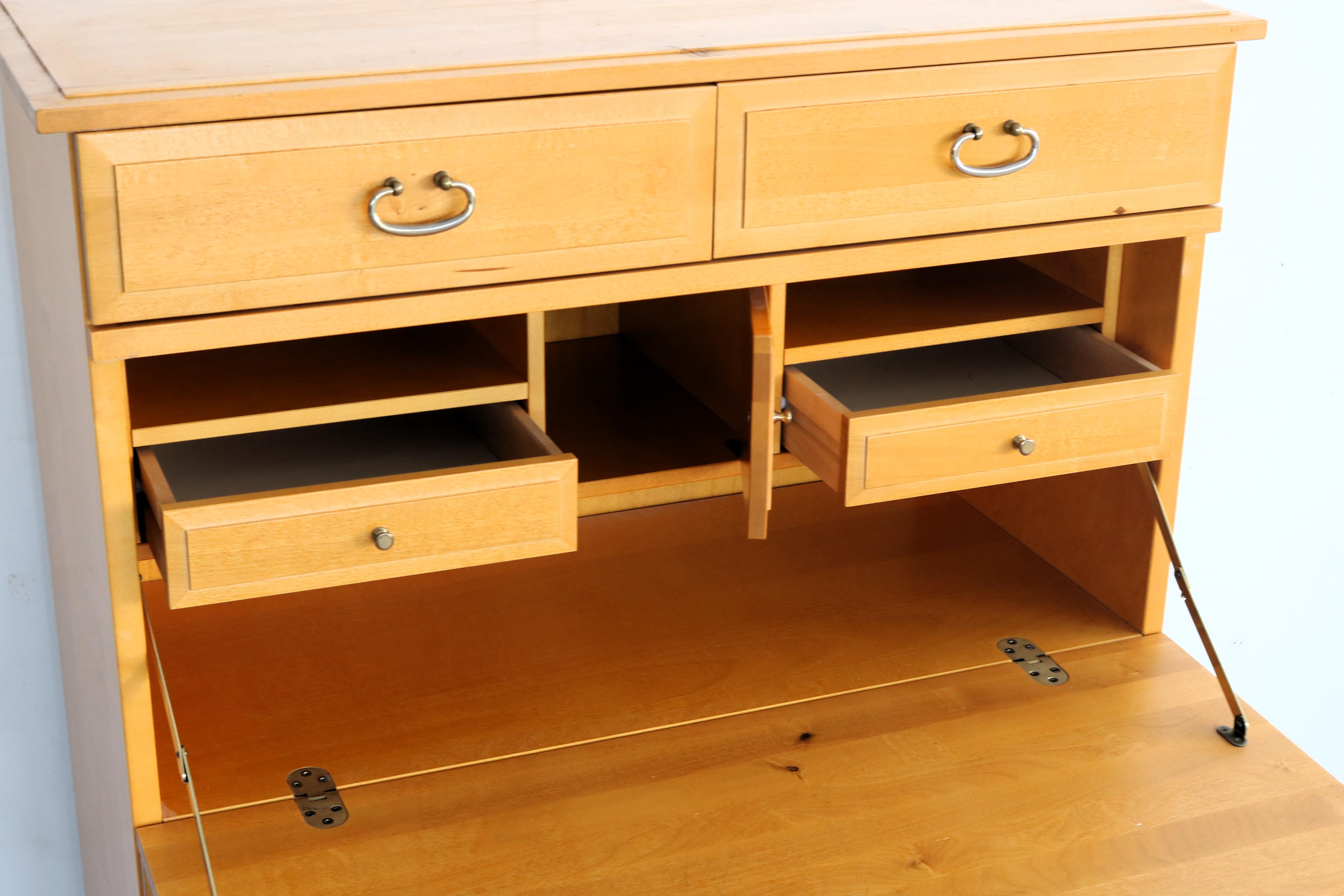 Bureau vintage  commode  armoire murale  Suédois en vente 6