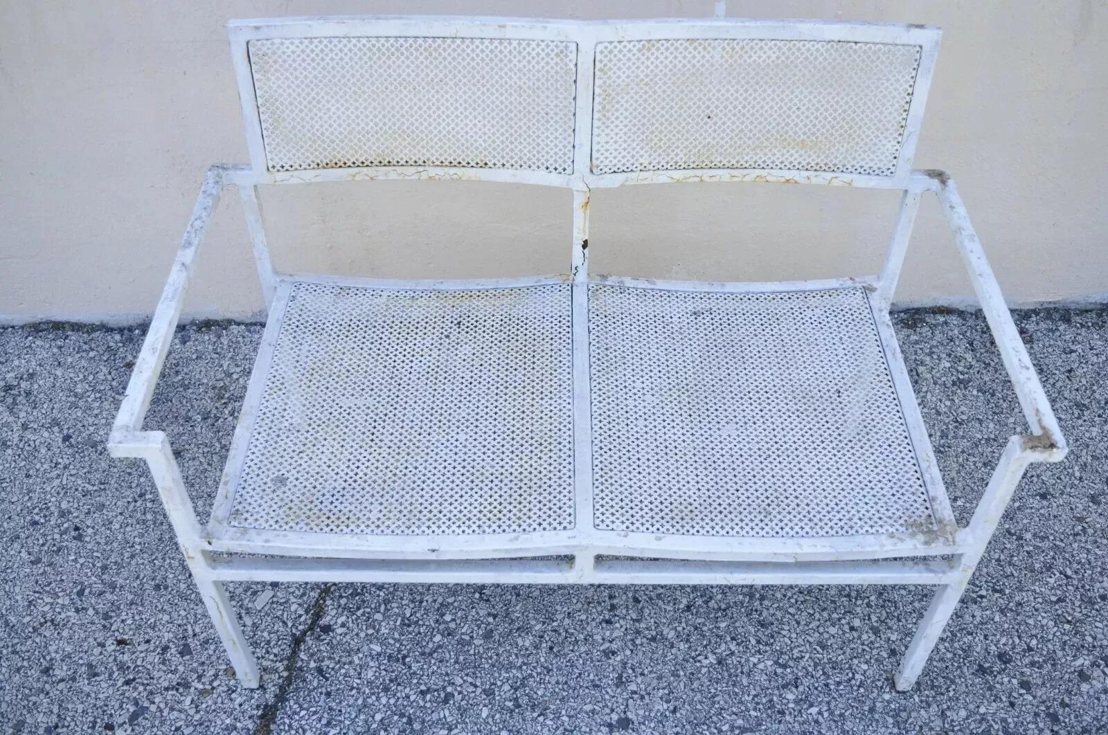 Vintage Burgess England Moderno de mediados de siglo Juego de sillas de hierro para patio - 5 piezas en Bueno estado para la venta en Philadelphia, PA