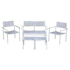 Ensemble de chaises de patio en métal de style bordeaux, Angleterre, mi-siècle moderne, 5 pièces