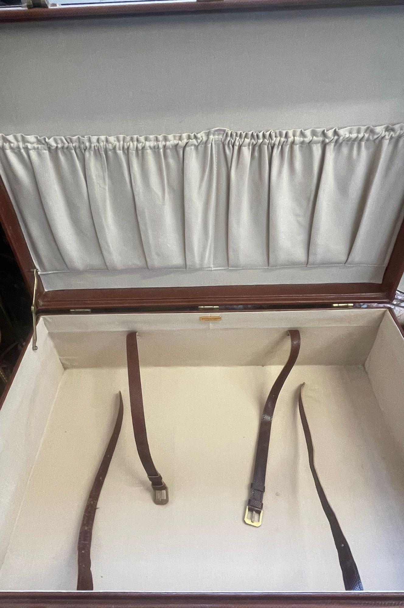 Vintage Burgundy Bottega Veneta Leather Suitcase For Sale 1