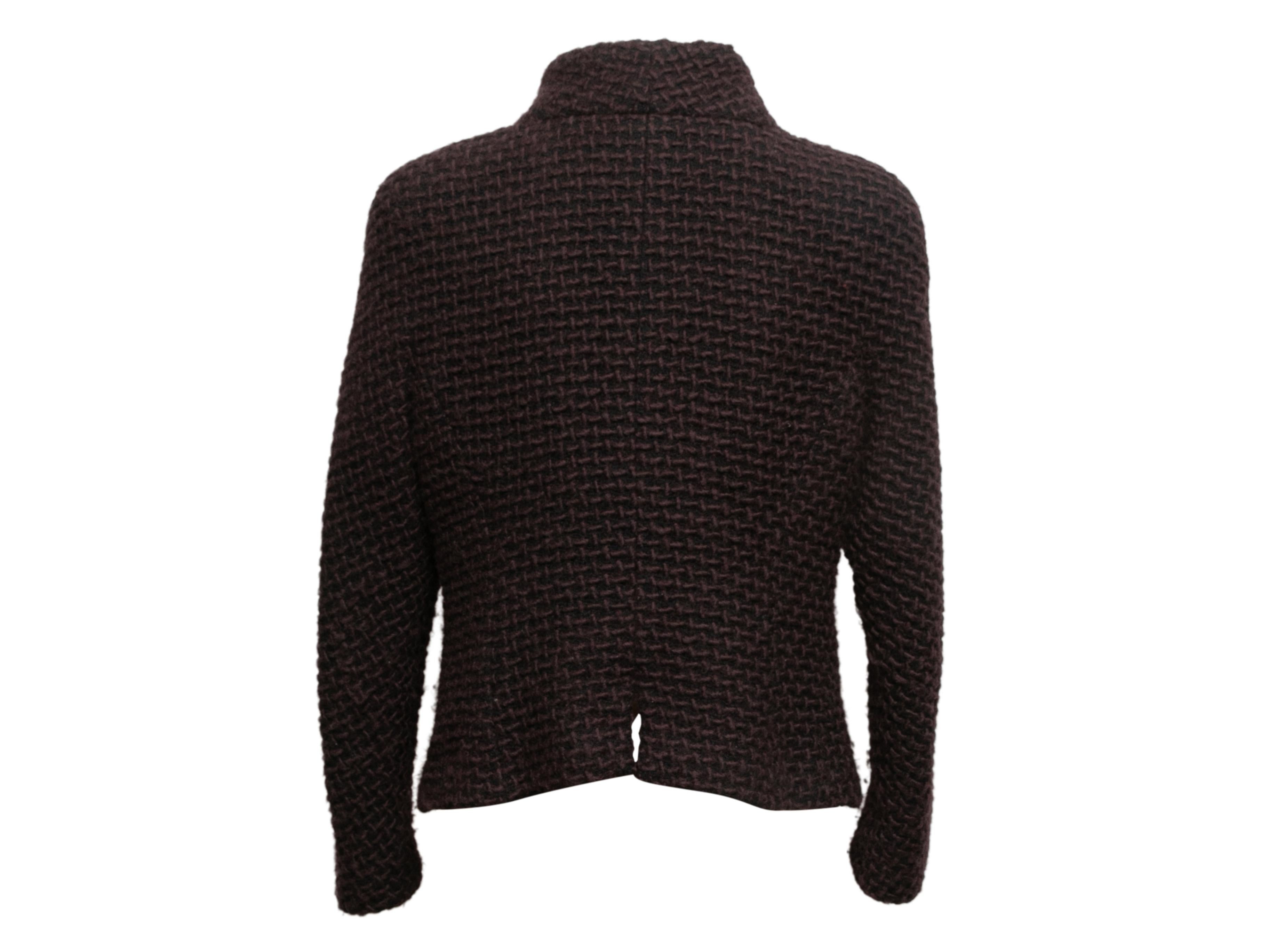 Women's Vintage Burgundy Chanel Fall/Winter 2000 Textured Wool Jacket Size FR 46 For Sale