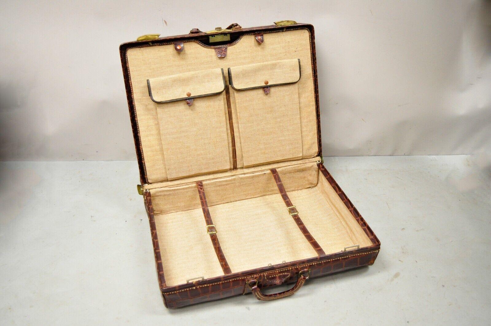 Vintage Burgundy Leather Alligator Embossed Large Suitcase Luggage Bag In Good Condition In Philadelphia, PA