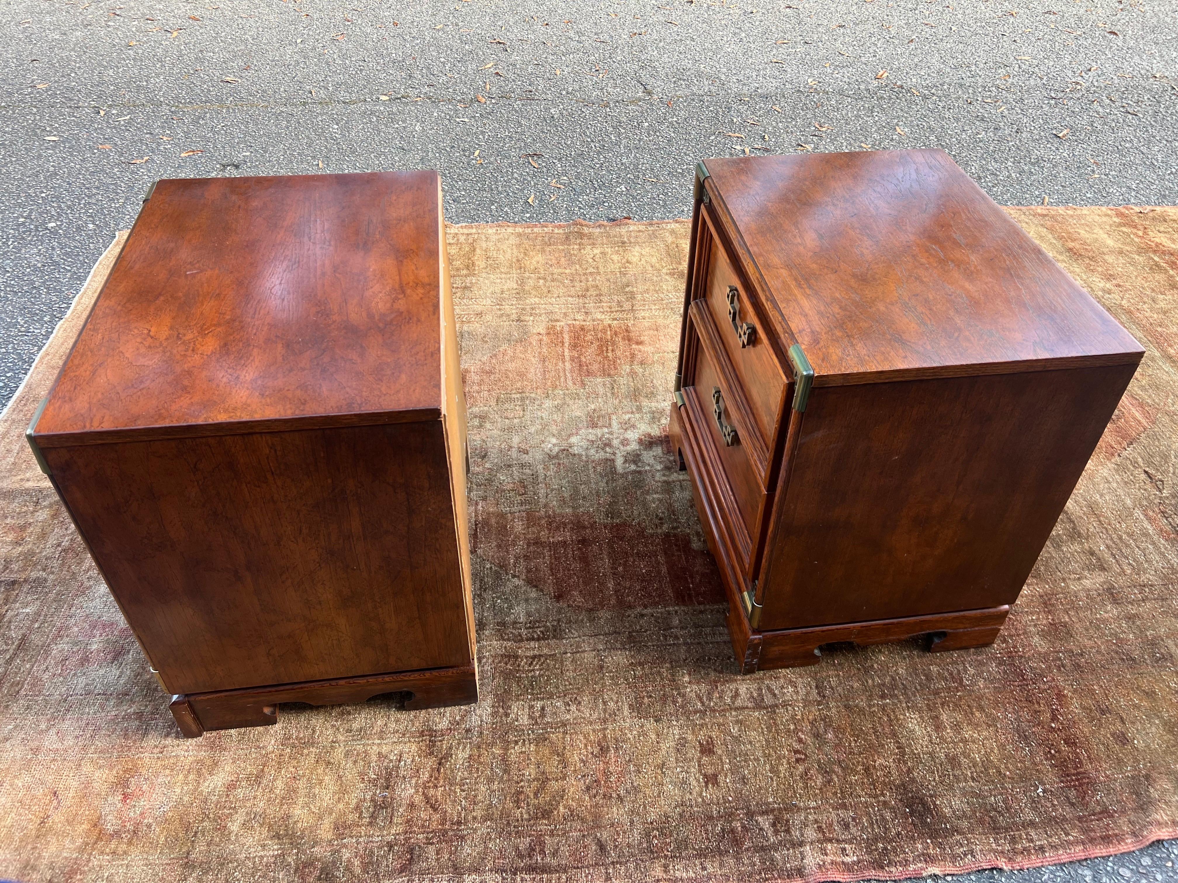 Vintage Burl and Brass Chinoiserie Nightstands - a Pair For Sale 7