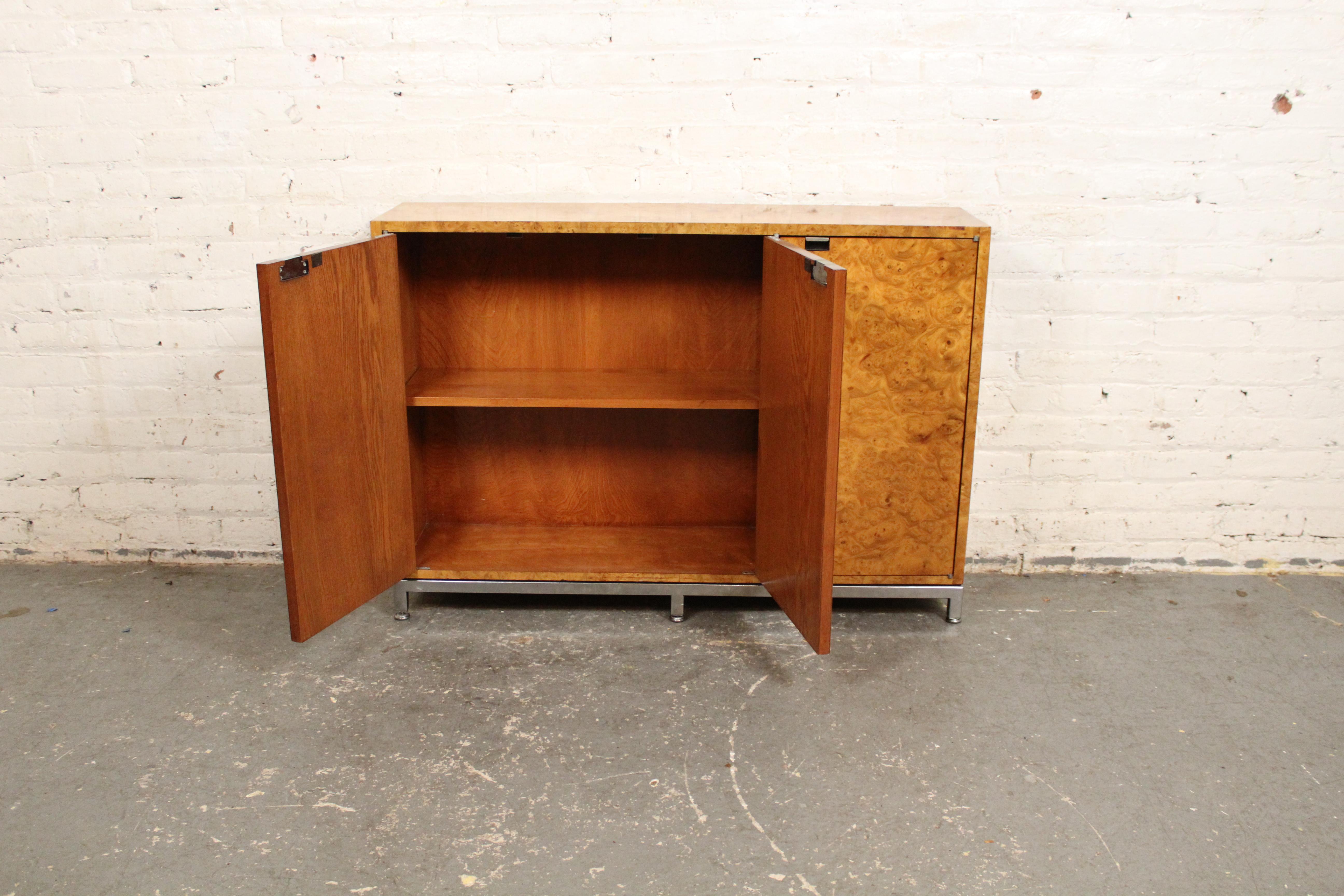 Hallenschrank aus Wurzelholz + Chrom nach Milo Baughman, Vintage im Zustand „Gut“ im Angebot in Brooklyn, NY